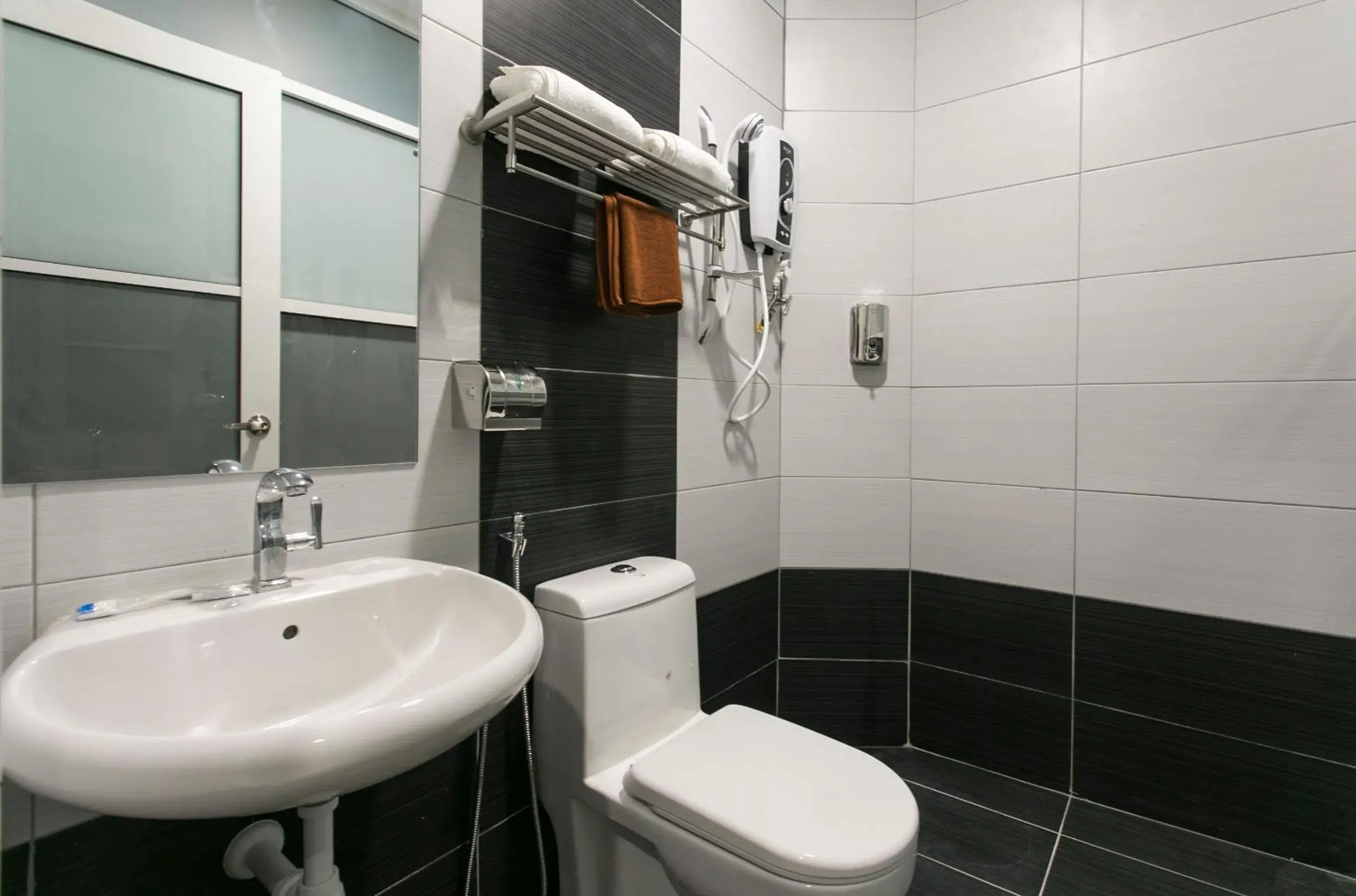 Property building in Lavana Hotel, Chinatown Property building in Lavana Hotel, Chinatown