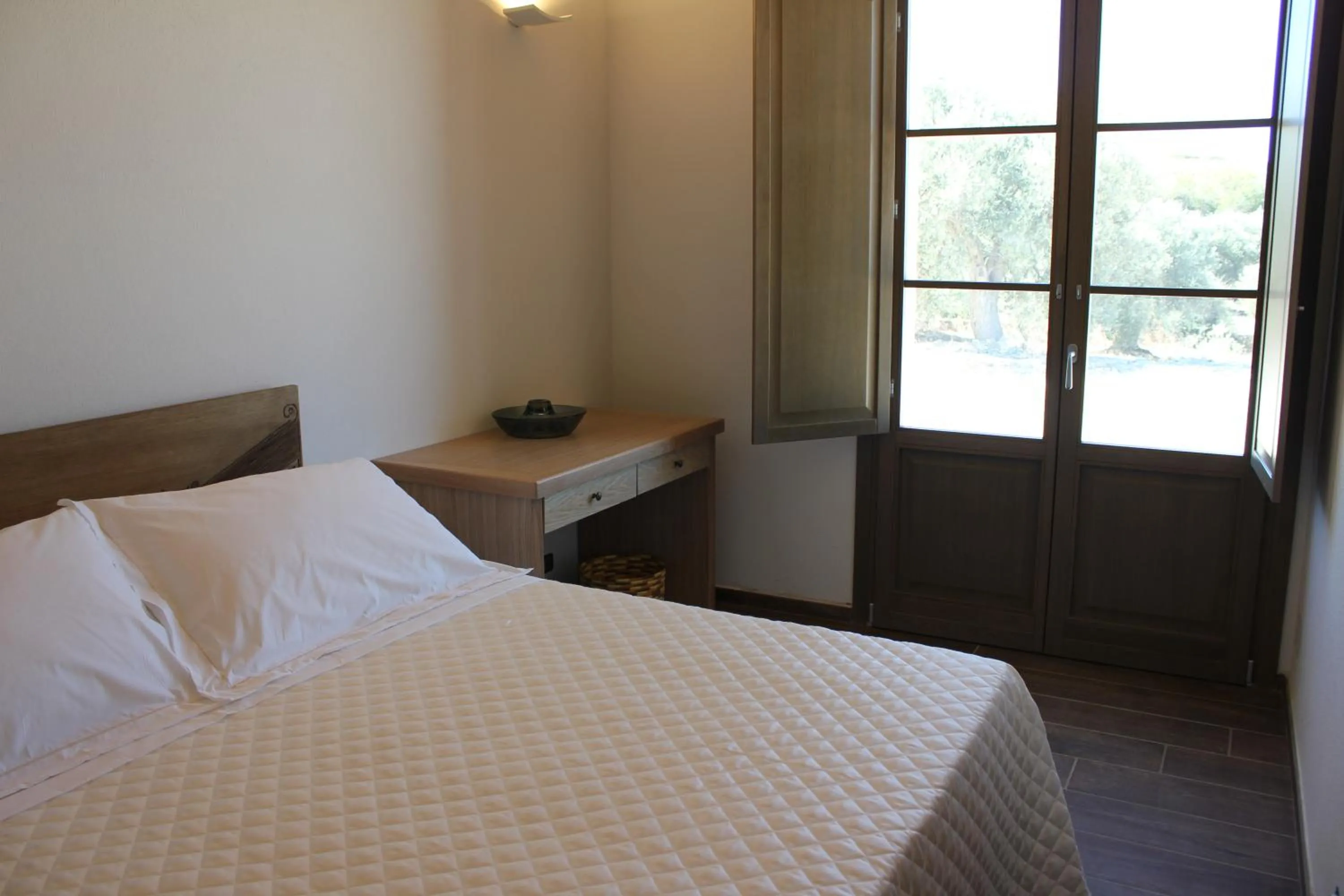 Property building, Bed in Serra Niedda Resort & Agriturismo