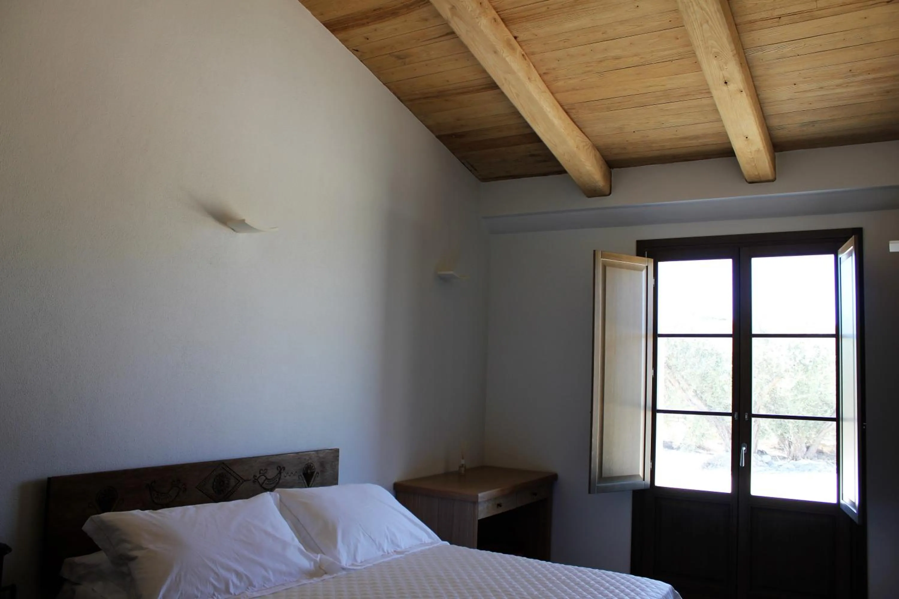 Property building, Bed in Serra Niedda Resort & Agriturismo