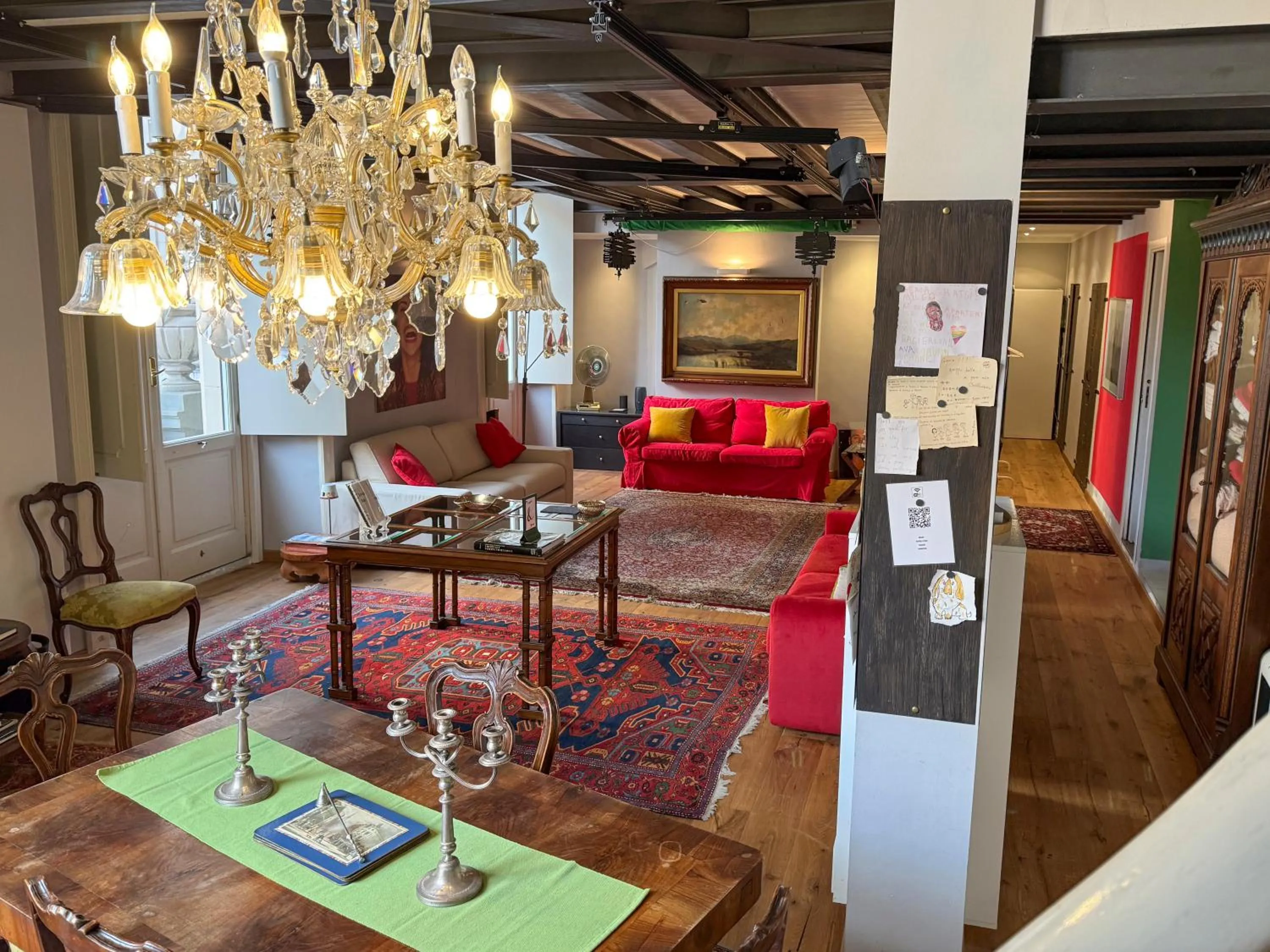 Large One-Bedroom Apartment - Split Level in T-Loft