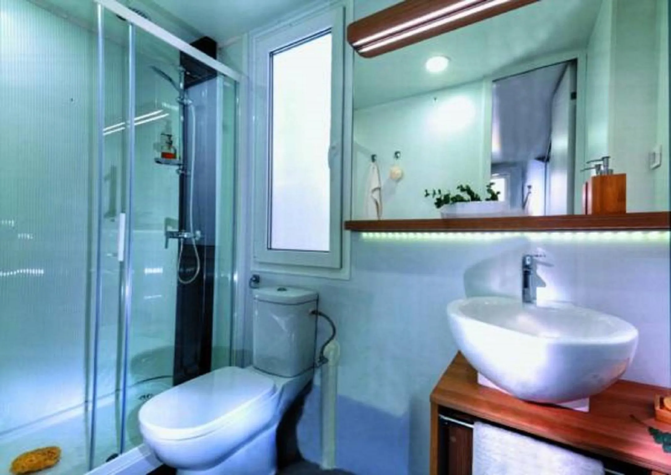 Shower in Victoria Mobilehome Tortoreto Lido