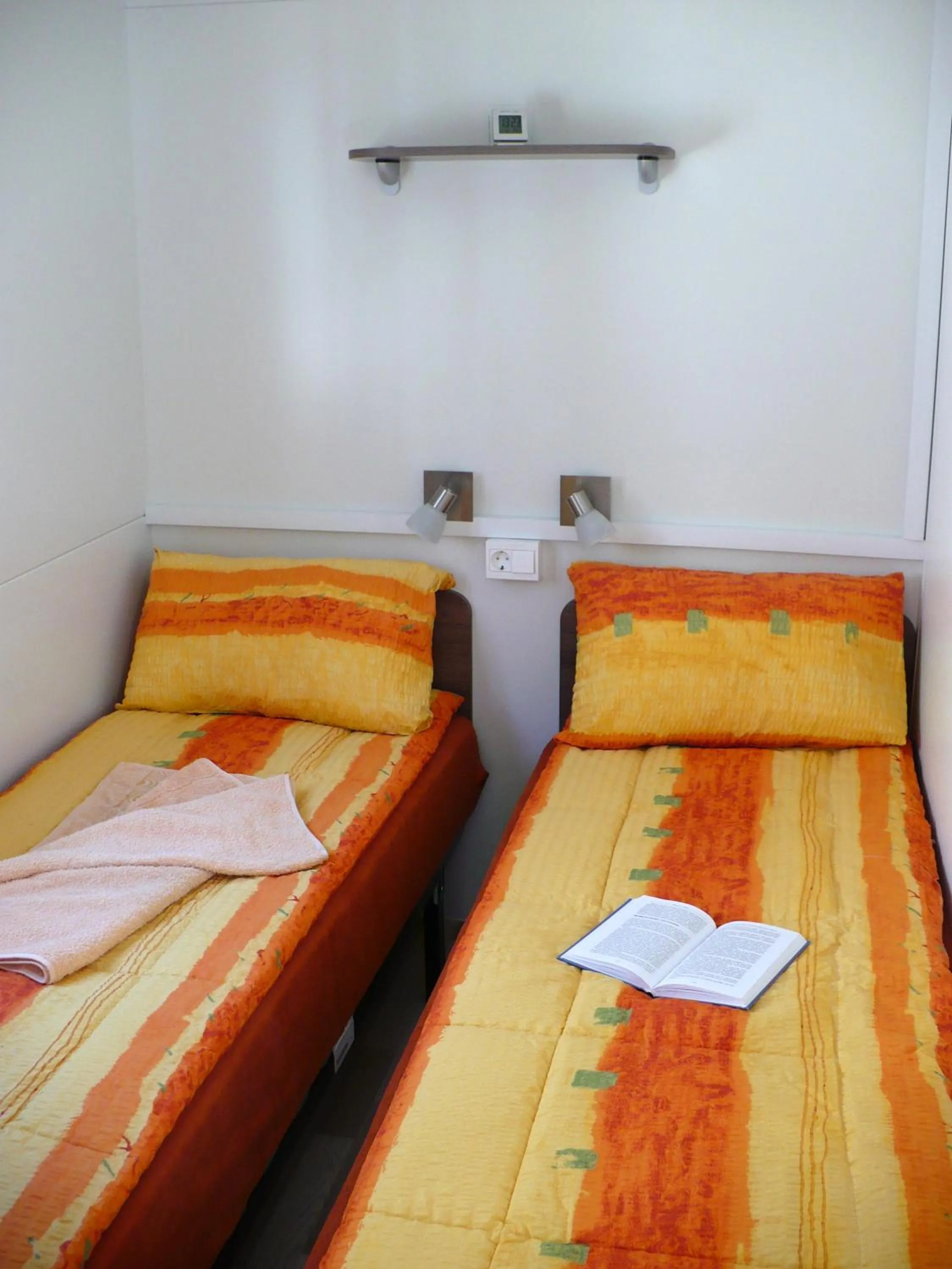 Bedroom, Bed in Victoria Mobilehome Tortoreto Lido