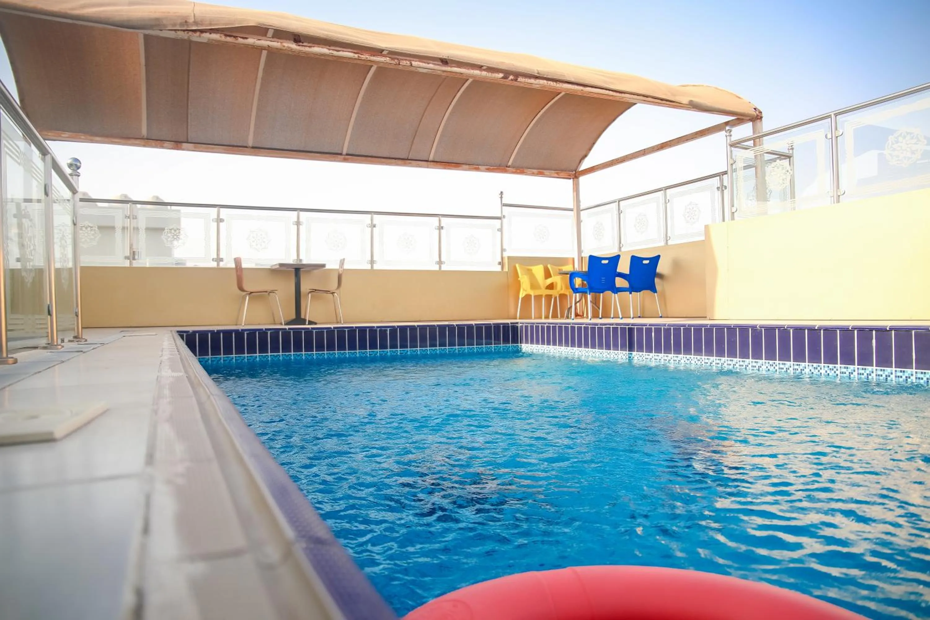 Swimming pool in شقق ارين البساتين