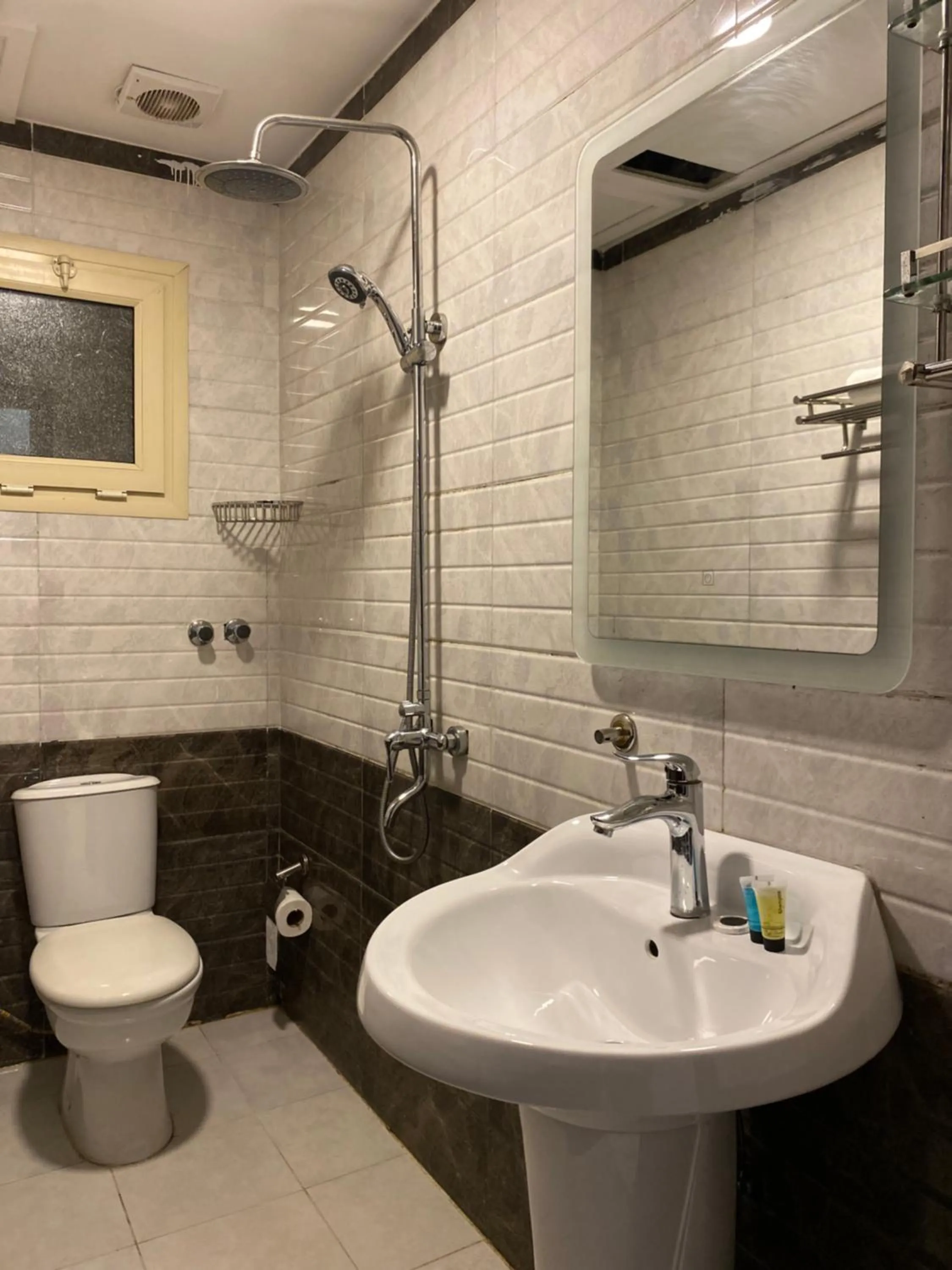 Bathroom in شقق ارين البساتين