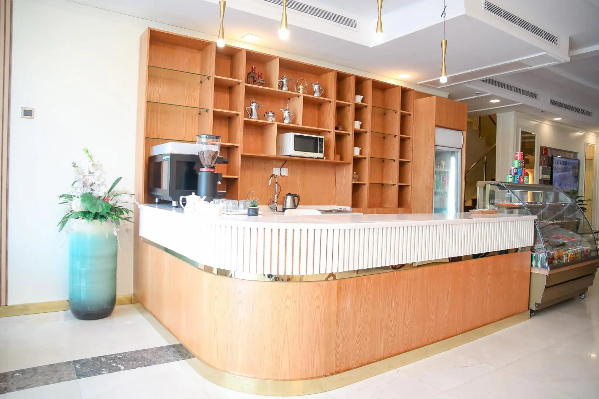 Property building in شقق ارين البساتين