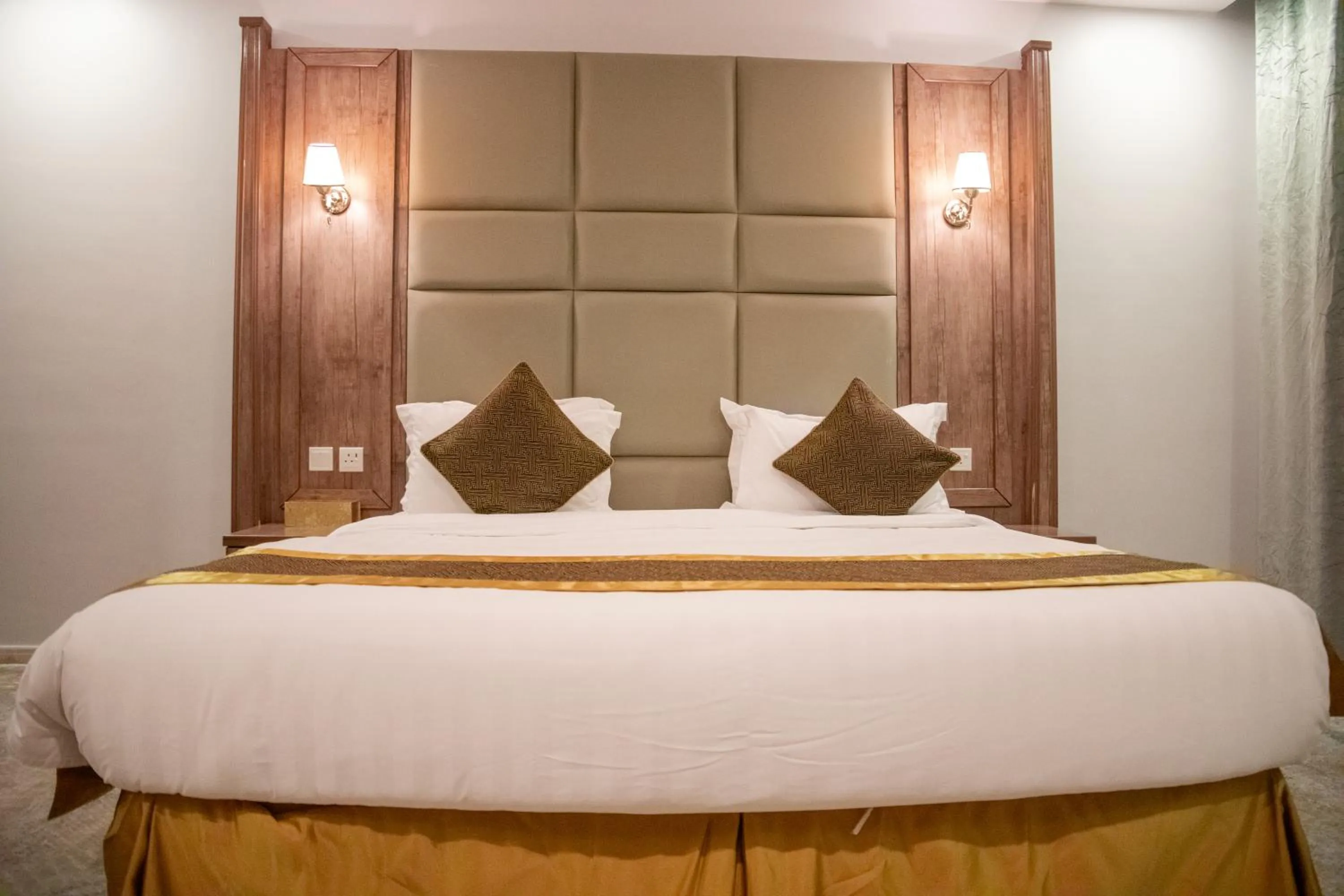 Photo of the whole room, Bed in شقق ارين البساتين