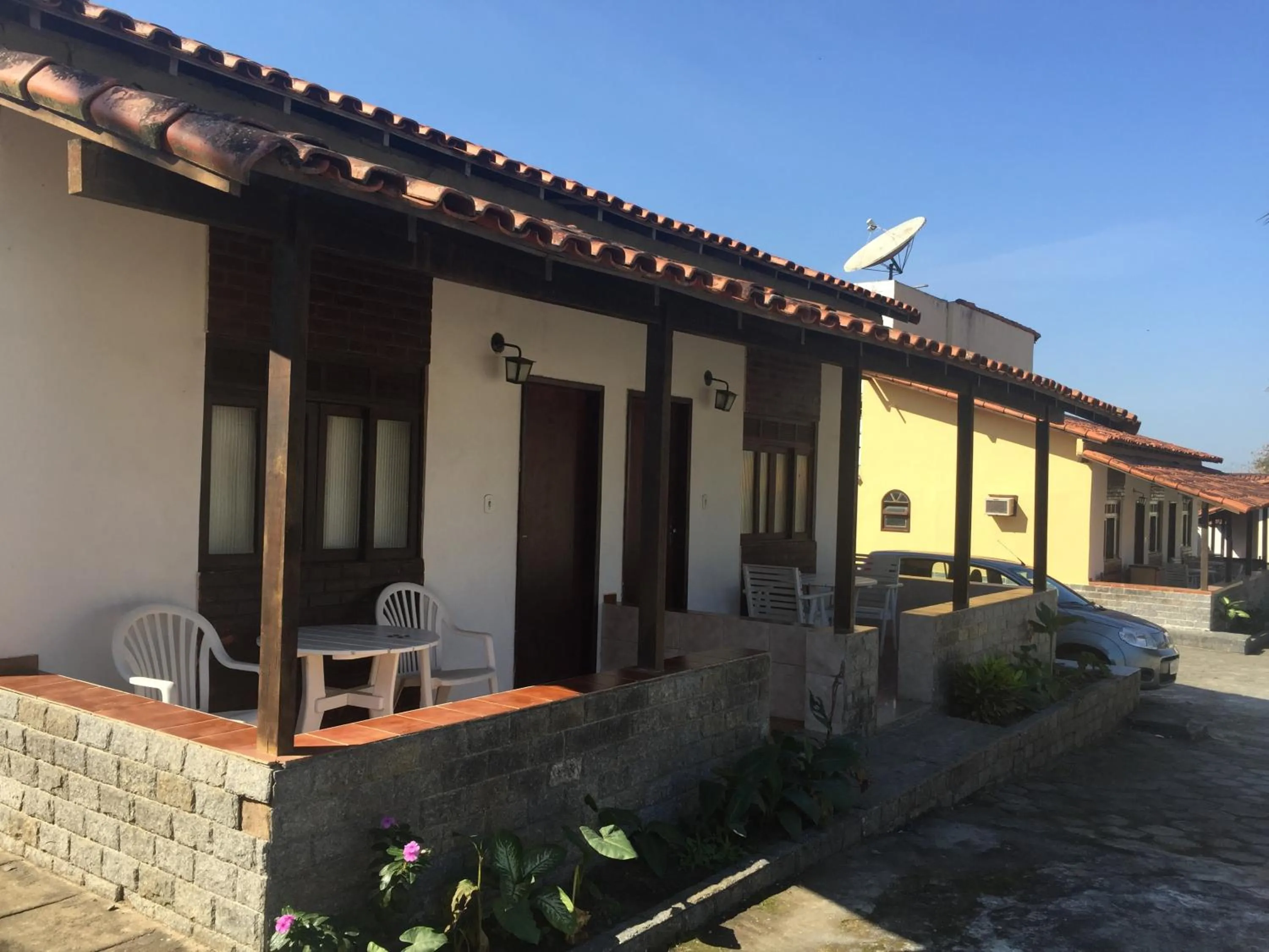 Property building in Hotel Pousada Chalé do Coqueiral