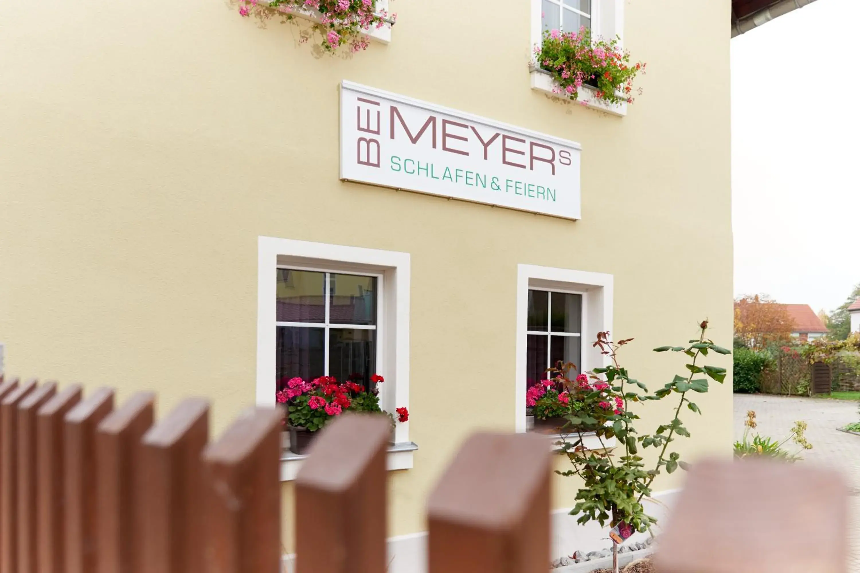 Bei Meyers Schlafen & Feiern Bei Meyers Schlafen & Feiern