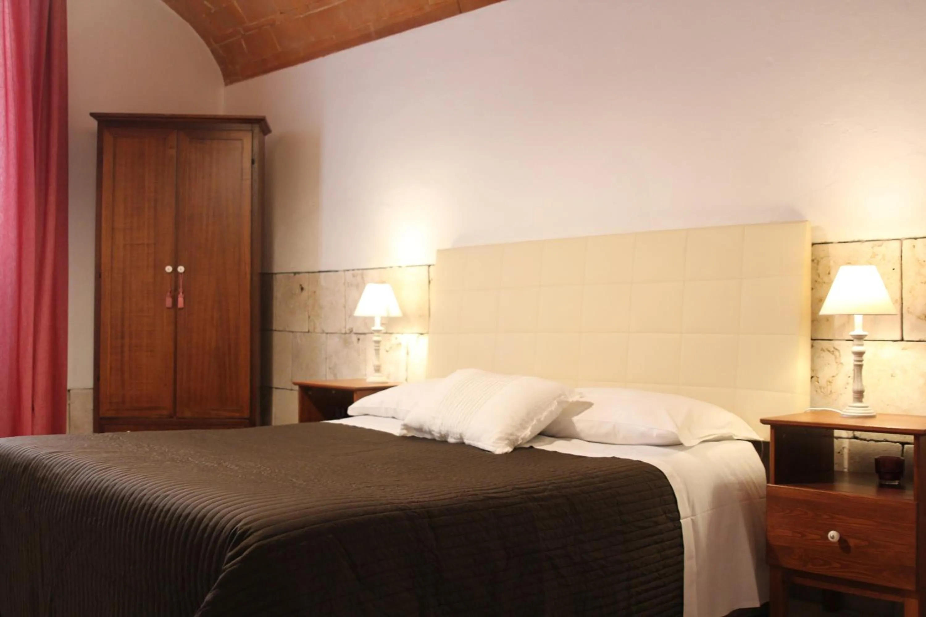 Photo of the whole room, Bed in Bed & Tower