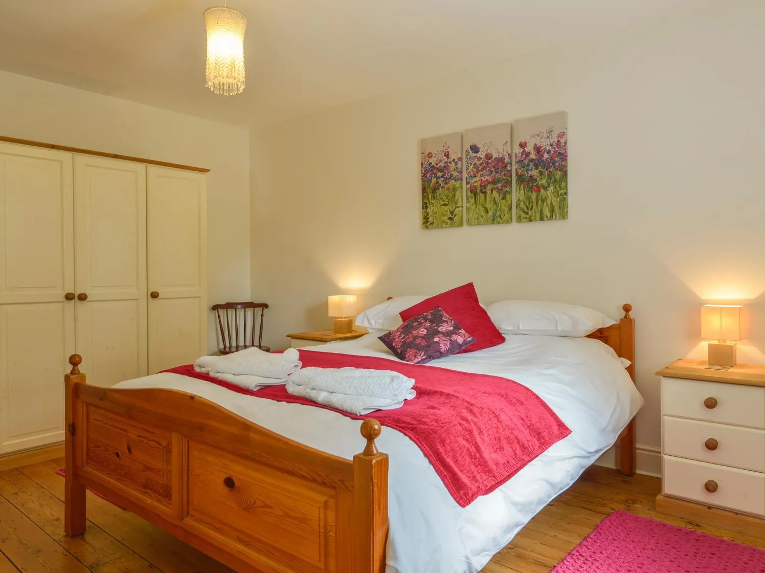 Bed in Ludgate Cottage