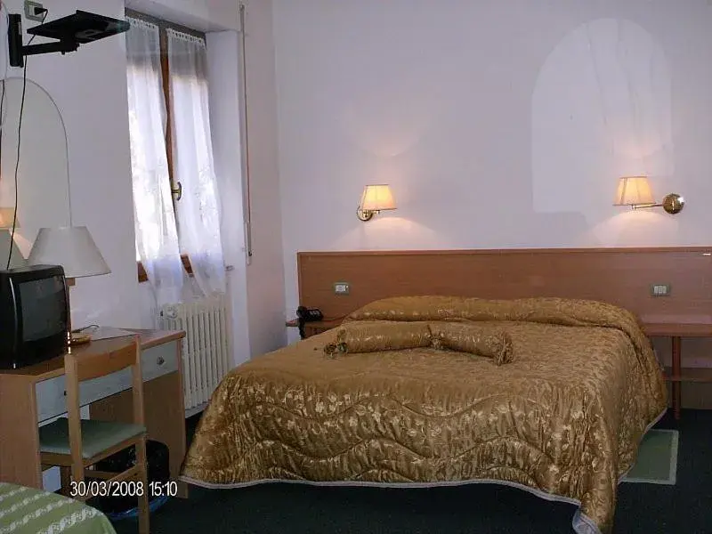 Superior Double Room in Hotel Etruria Superior Double Room in Hotel Etruria