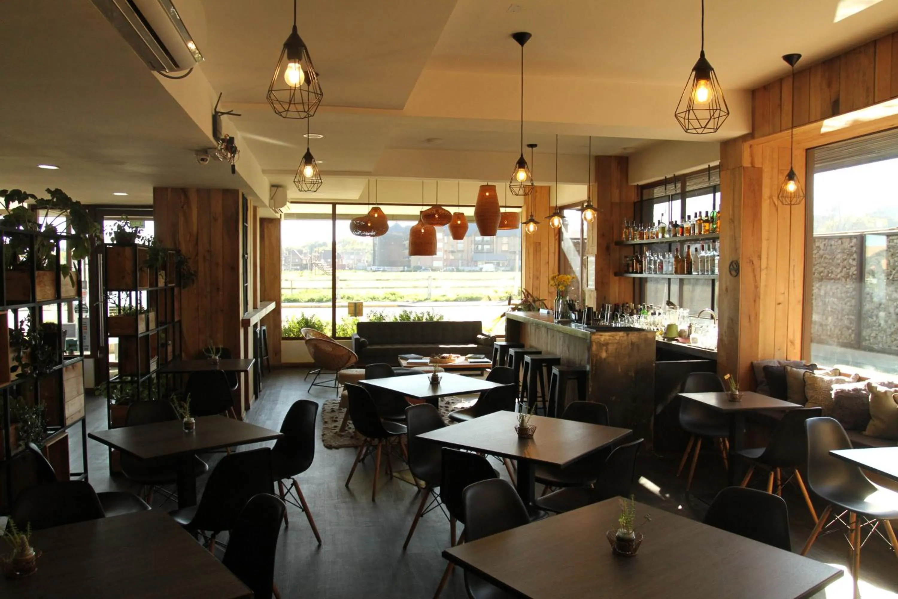 Restaurant/places to eat in Hotel Umawue