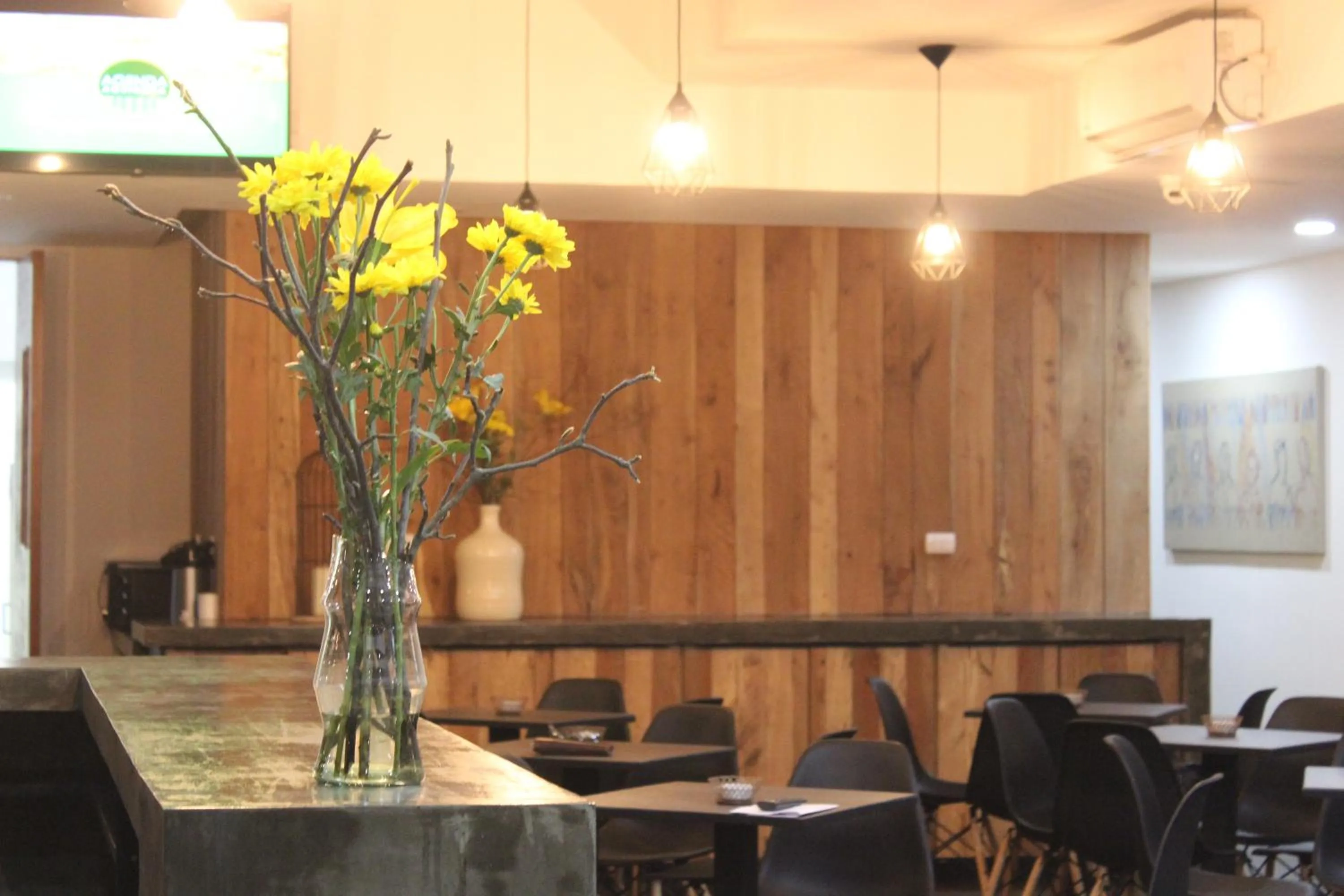 Restaurant/places to eat in Hotel Umawue