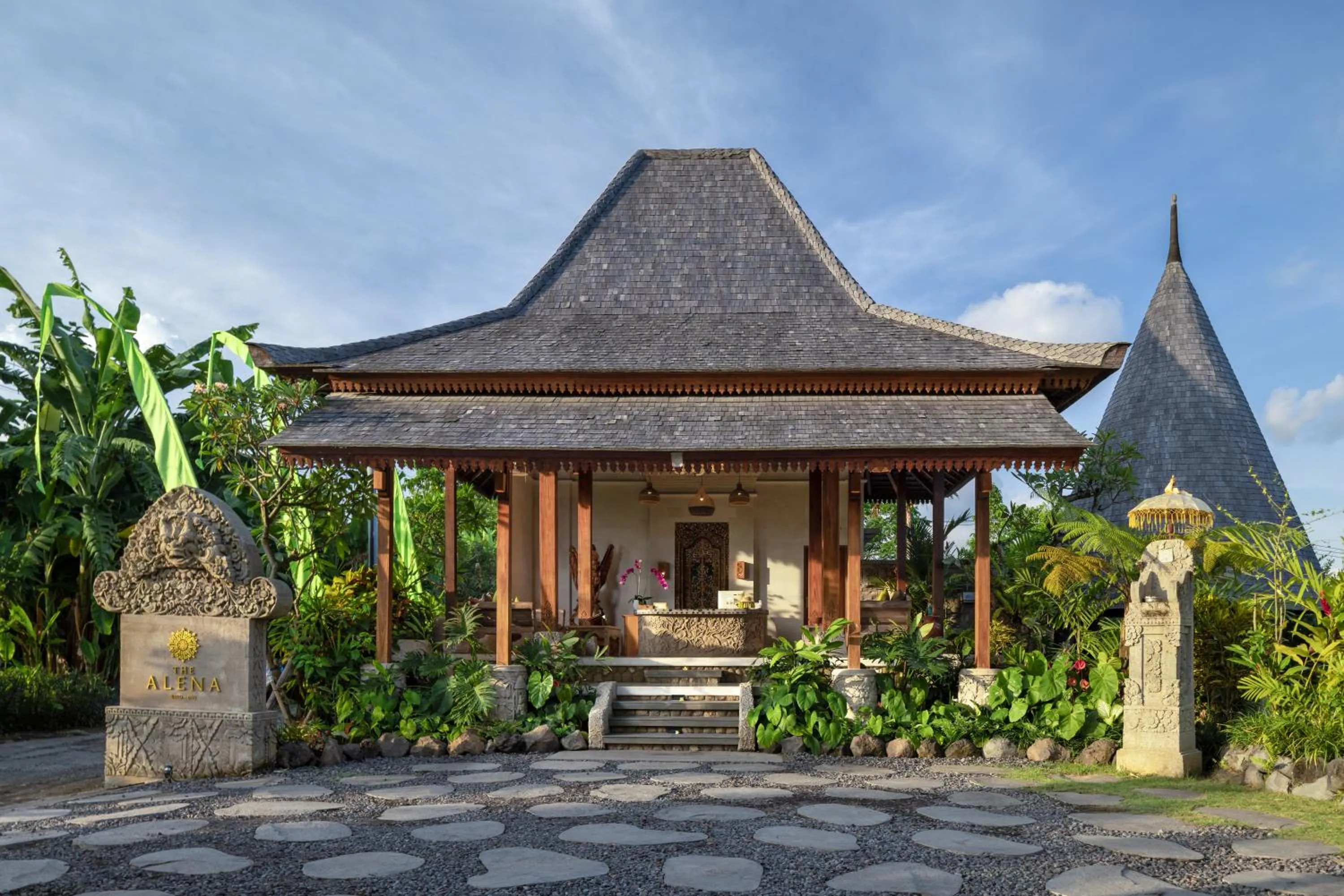 Lobby or reception in The Alena Resort a Pramana Experience