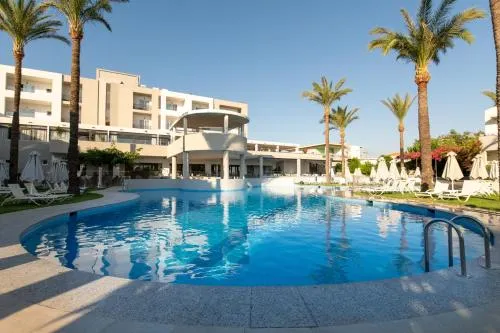 Selini Suites & Waterpark
