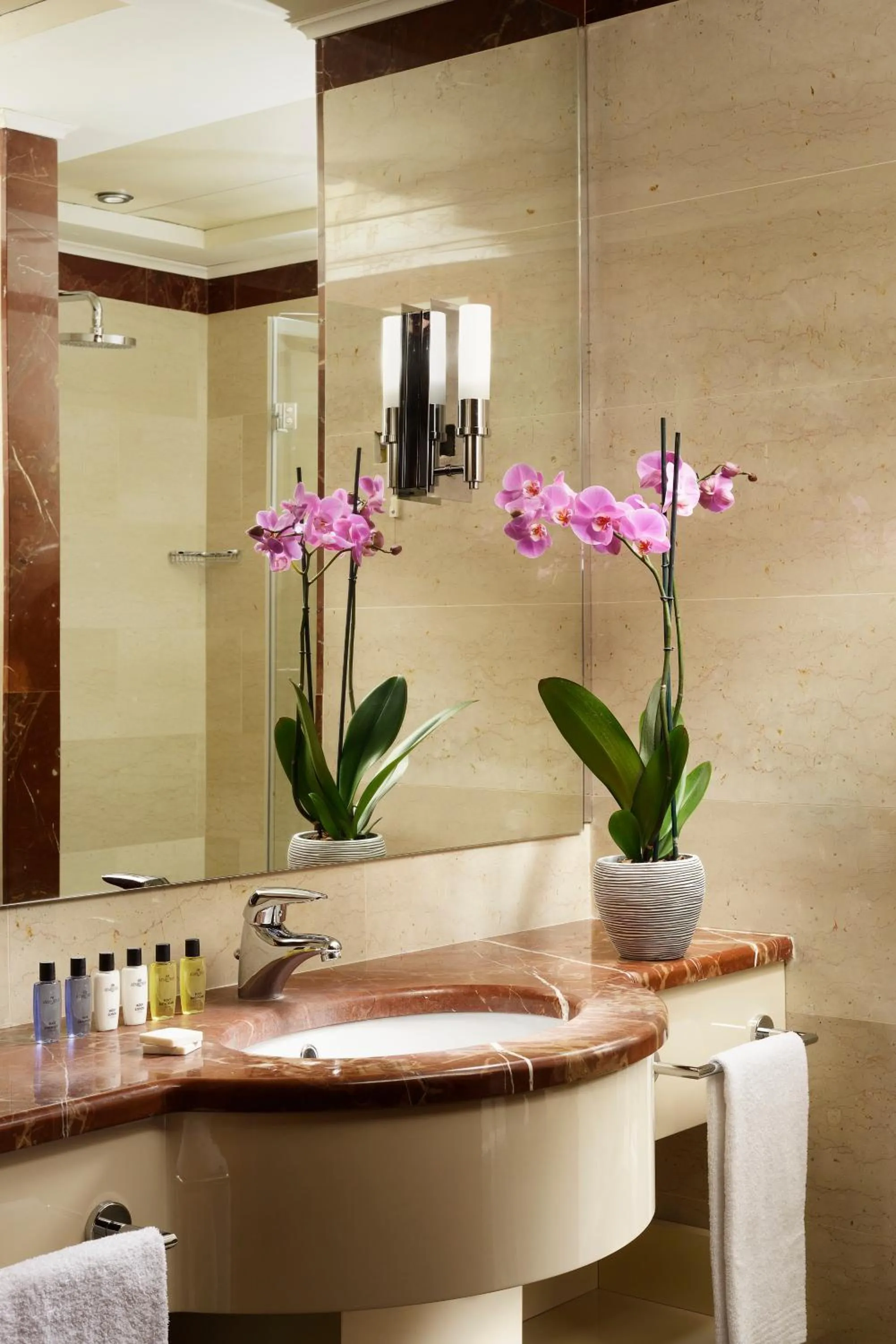 Bathroom in UNA Hotels Expo Fiera Milano