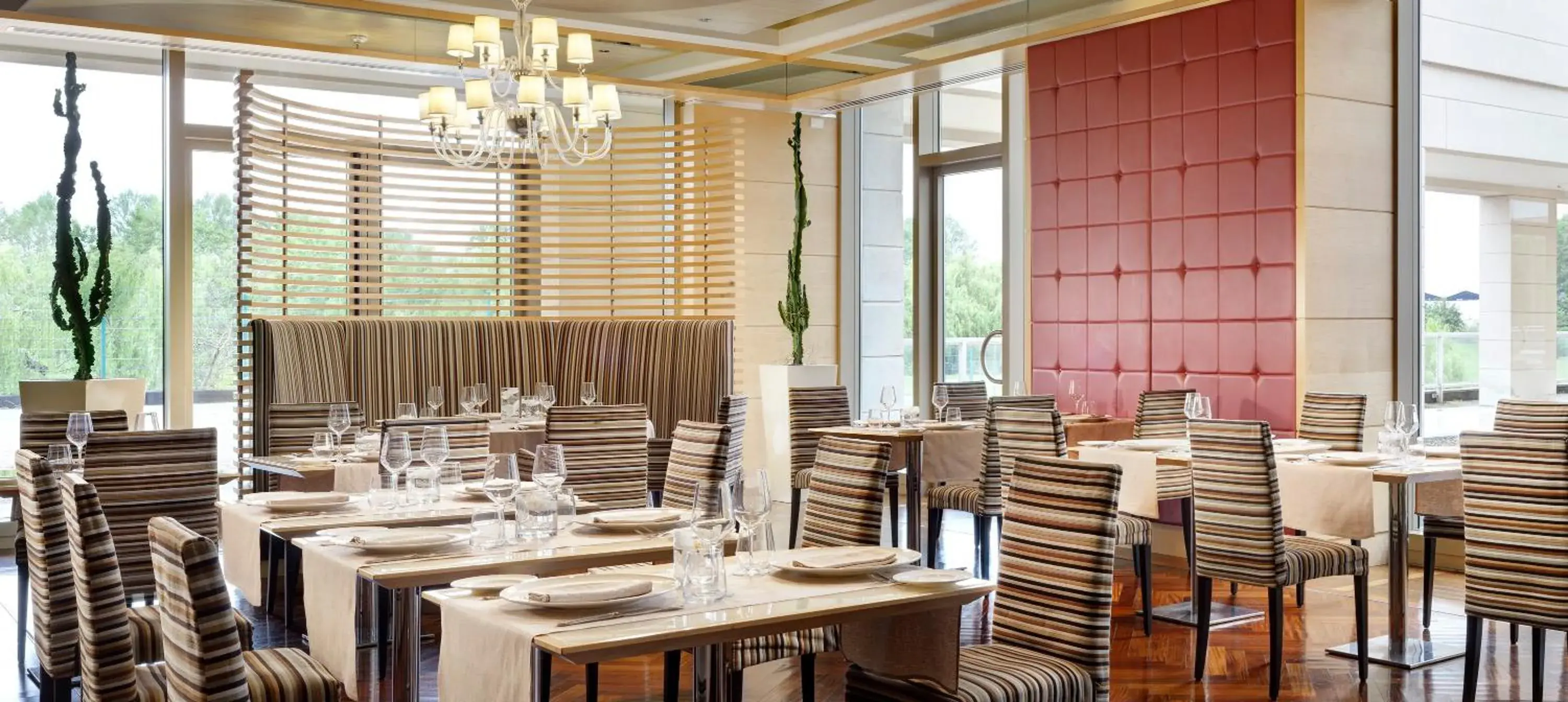 Restaurant/places to eat in UNA Hotels Expo Fiera Milano Restaurant/places to eat in UNA Hotels Expo Fiera Milano