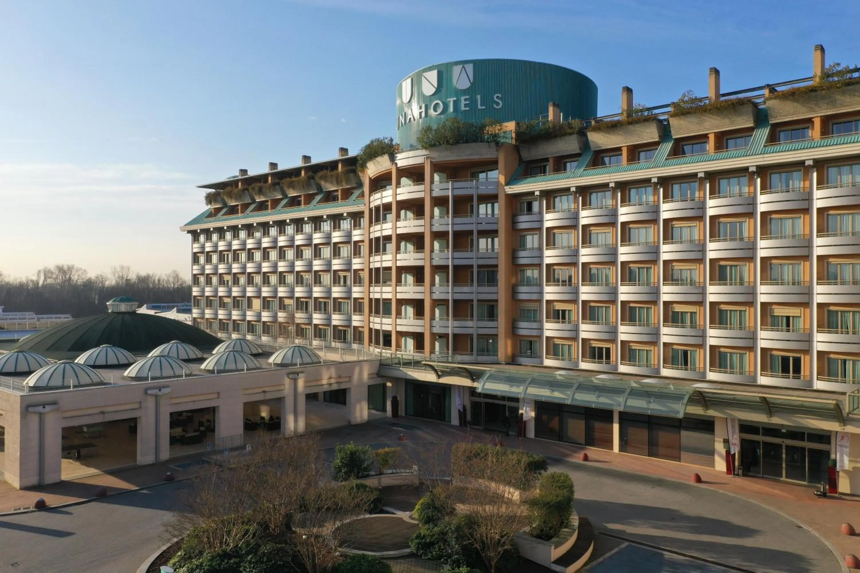 Facade/entrance in UNA Hotels Expo Fiera Milano