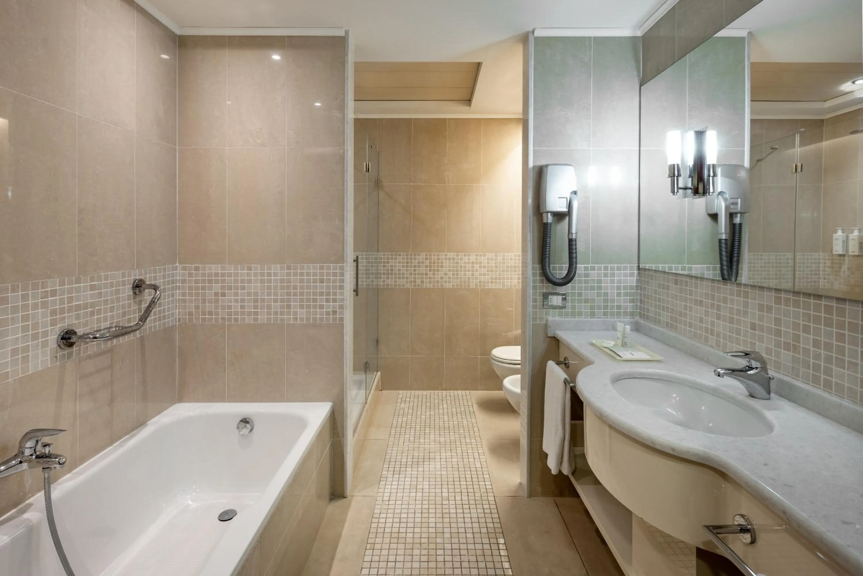 Bathroom in UNA Hotels Expo Fiera Milano