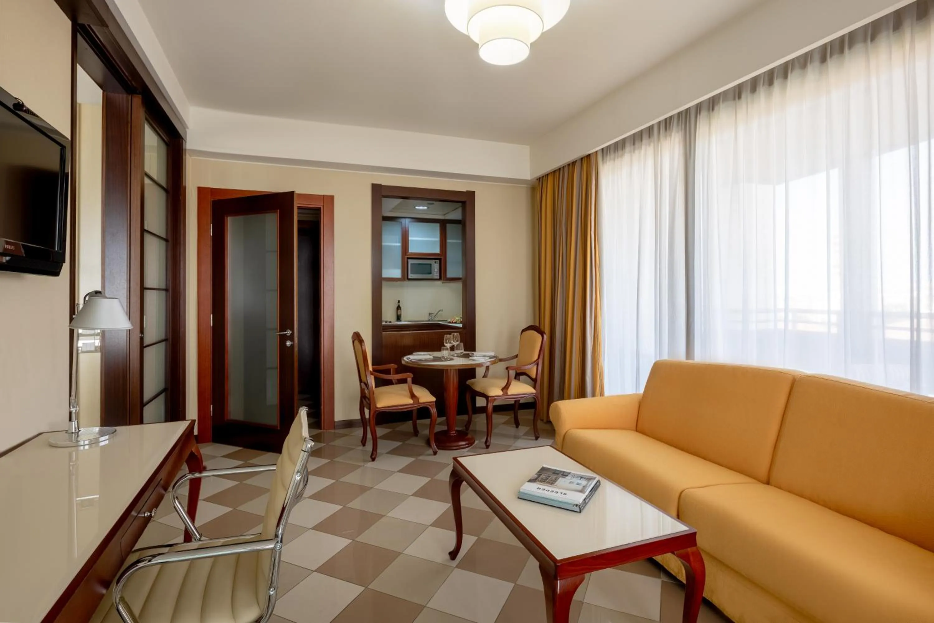 Living room in UNA Hotels Expo Fiera Milano