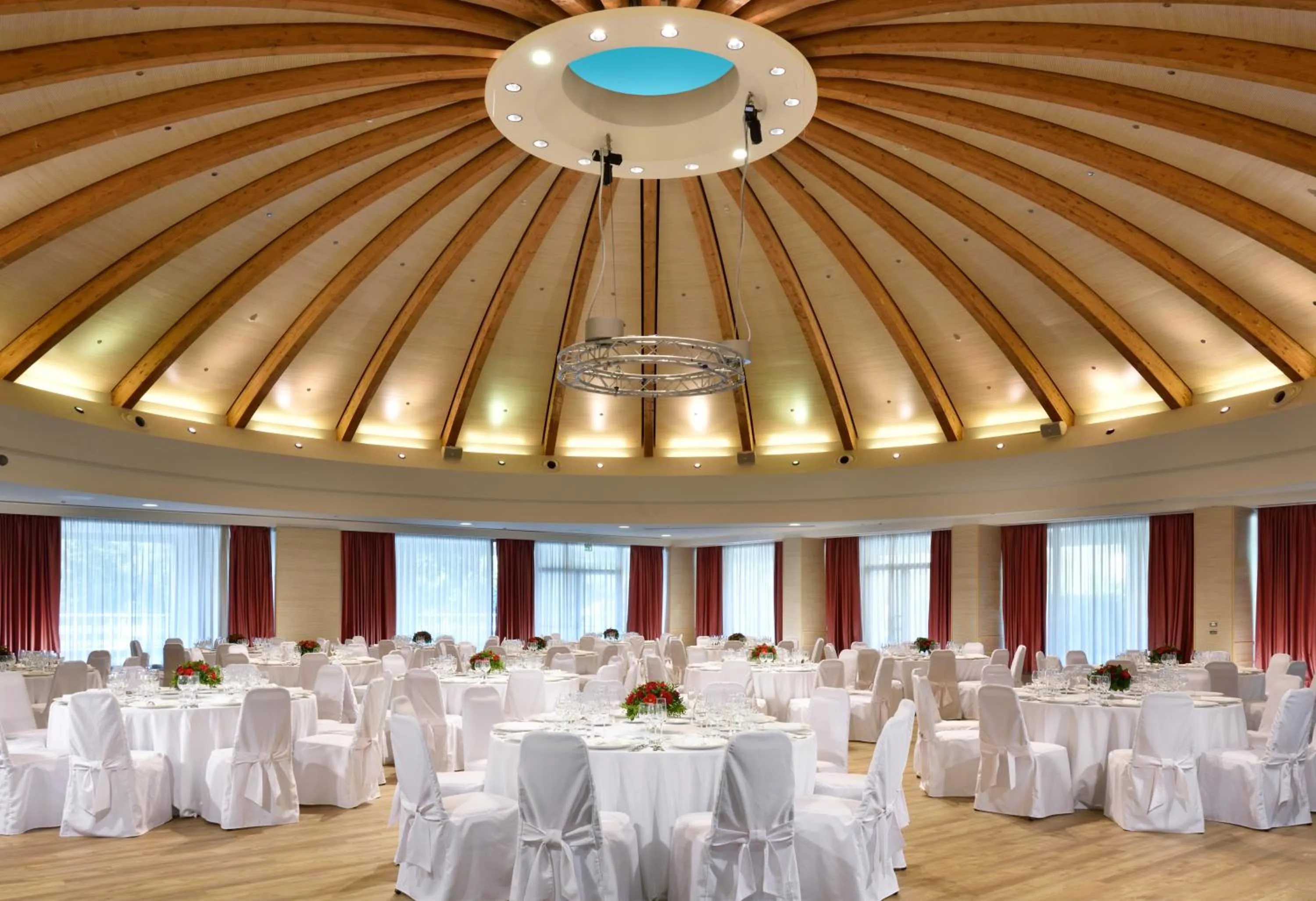 Lounge or bar in UNA Hotels Expo Fiera Milano