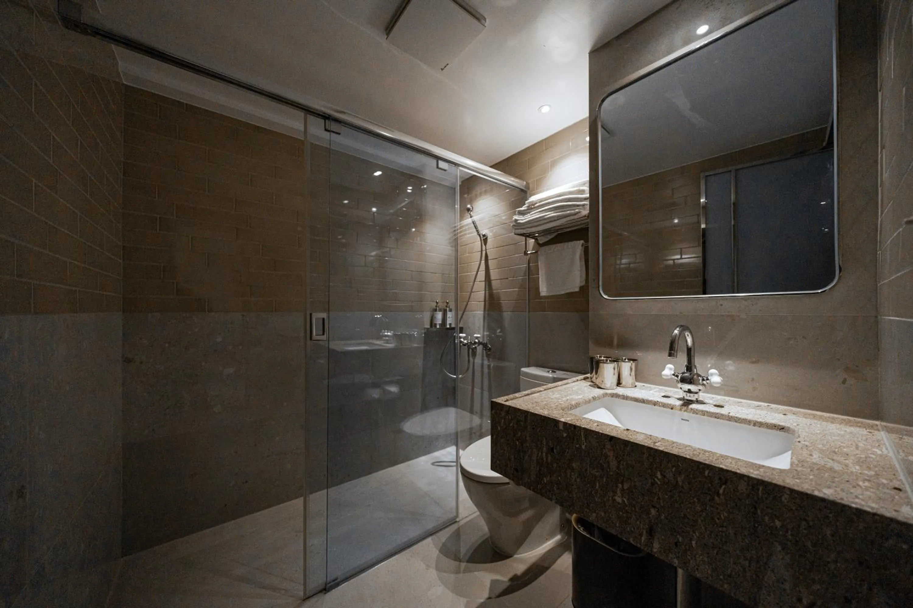 Bathroom in PAPO'A Labs