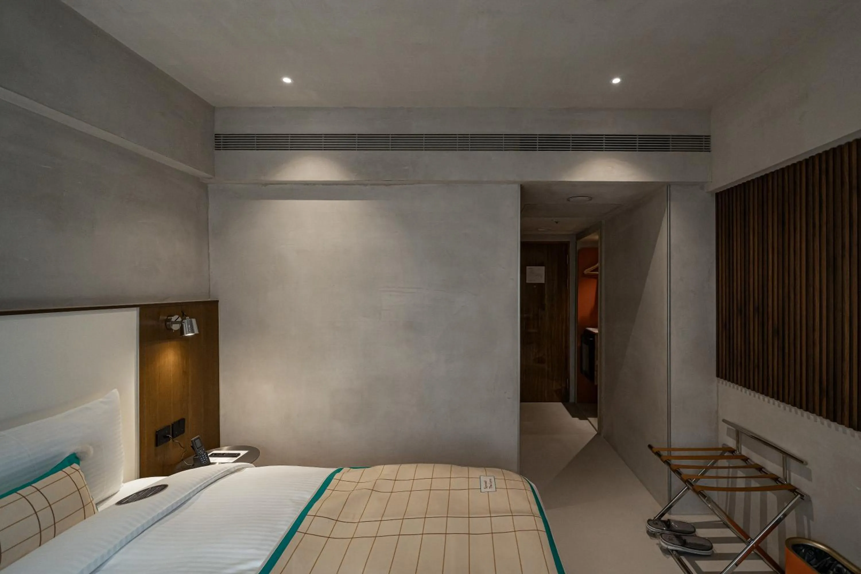 Photo of the whole room, Bed in PAPO'A Labs