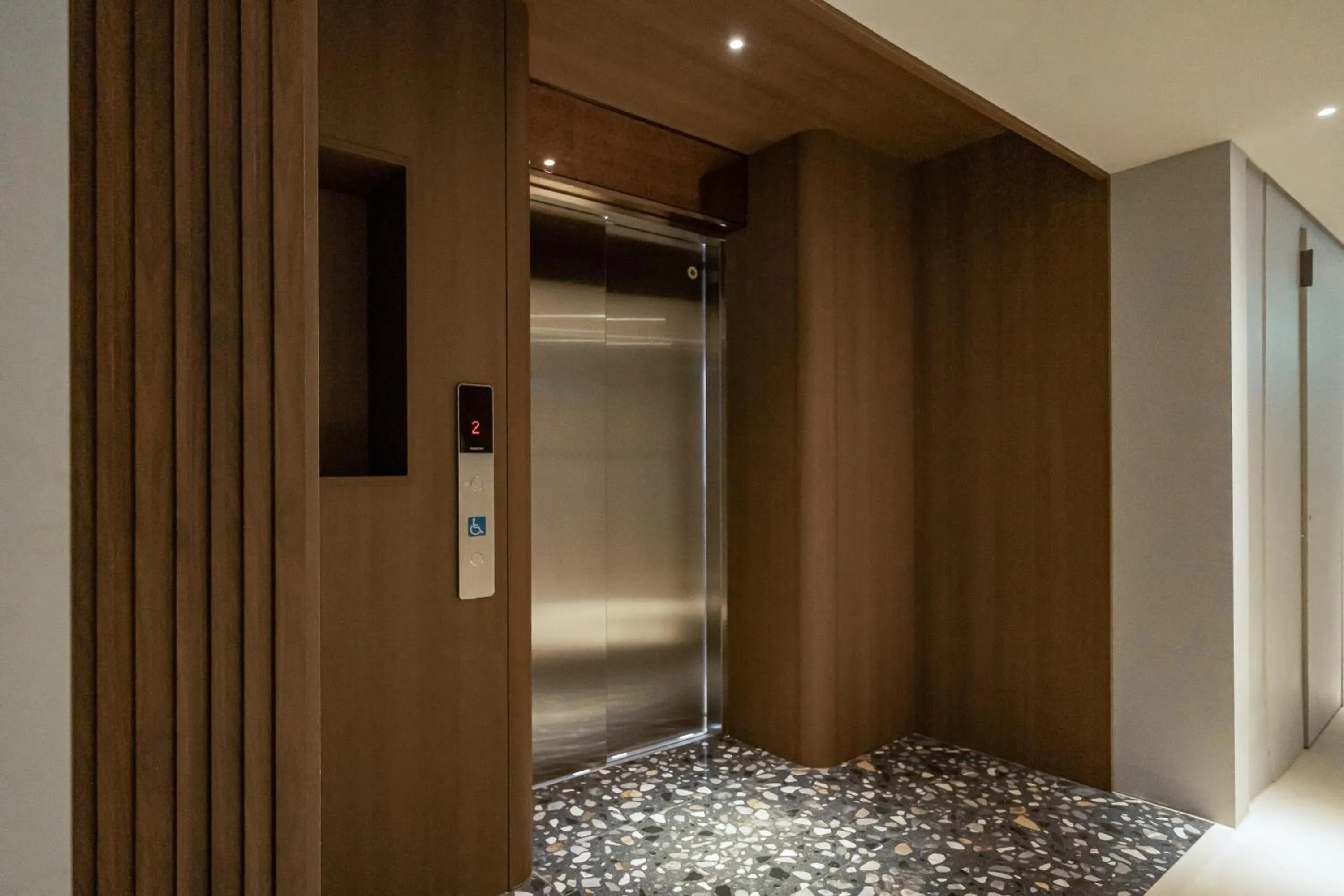 elevator in PAPO'A Labs