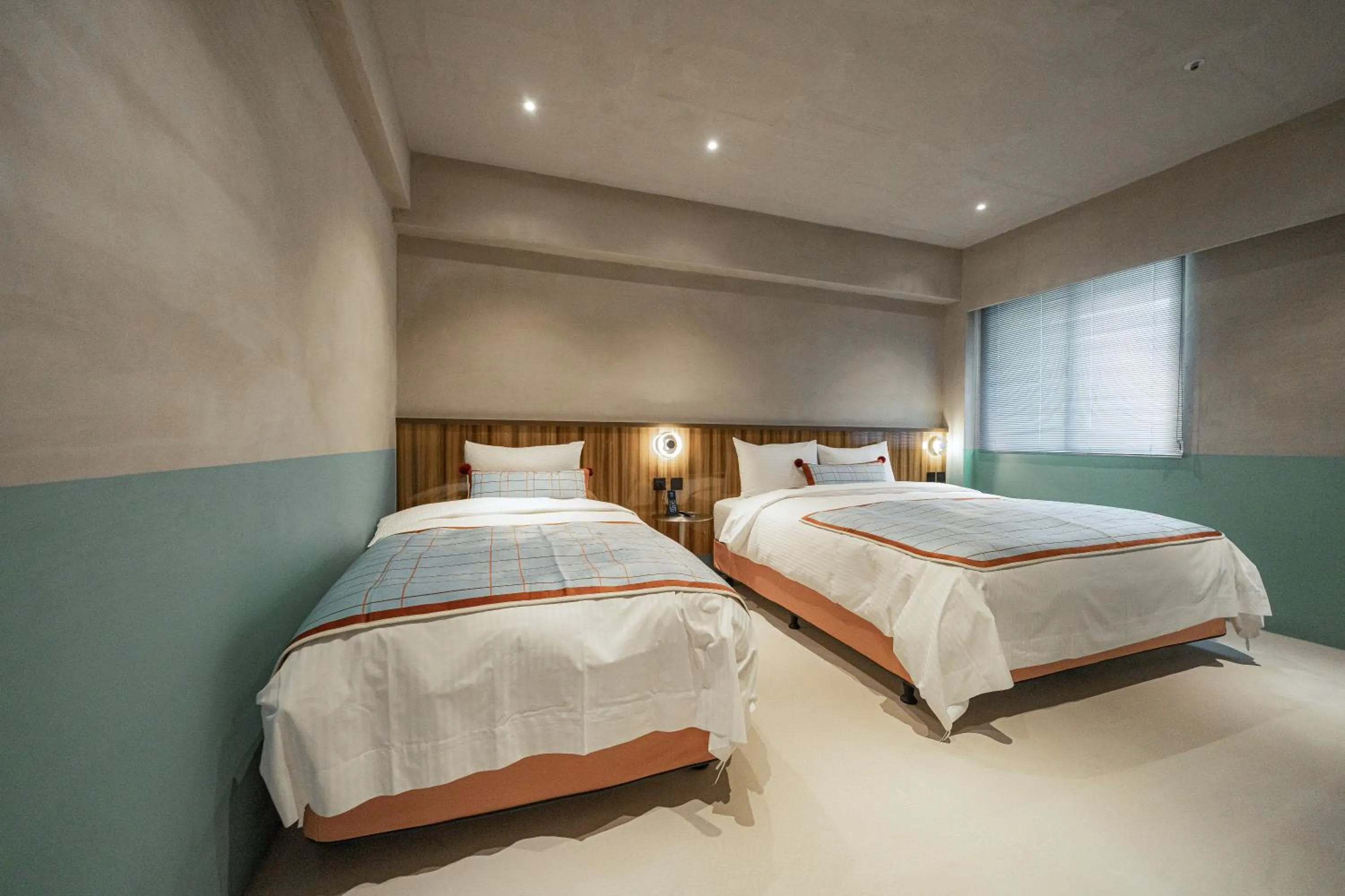 Photo of the whole room, Bed in PAPO'A Labs