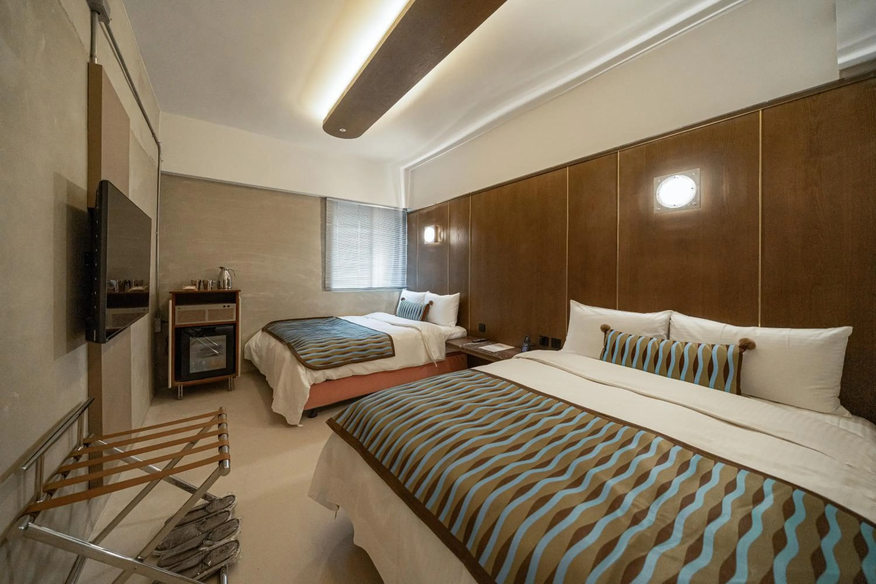 Photo of the whole room, Bed in PAPO'A Labs