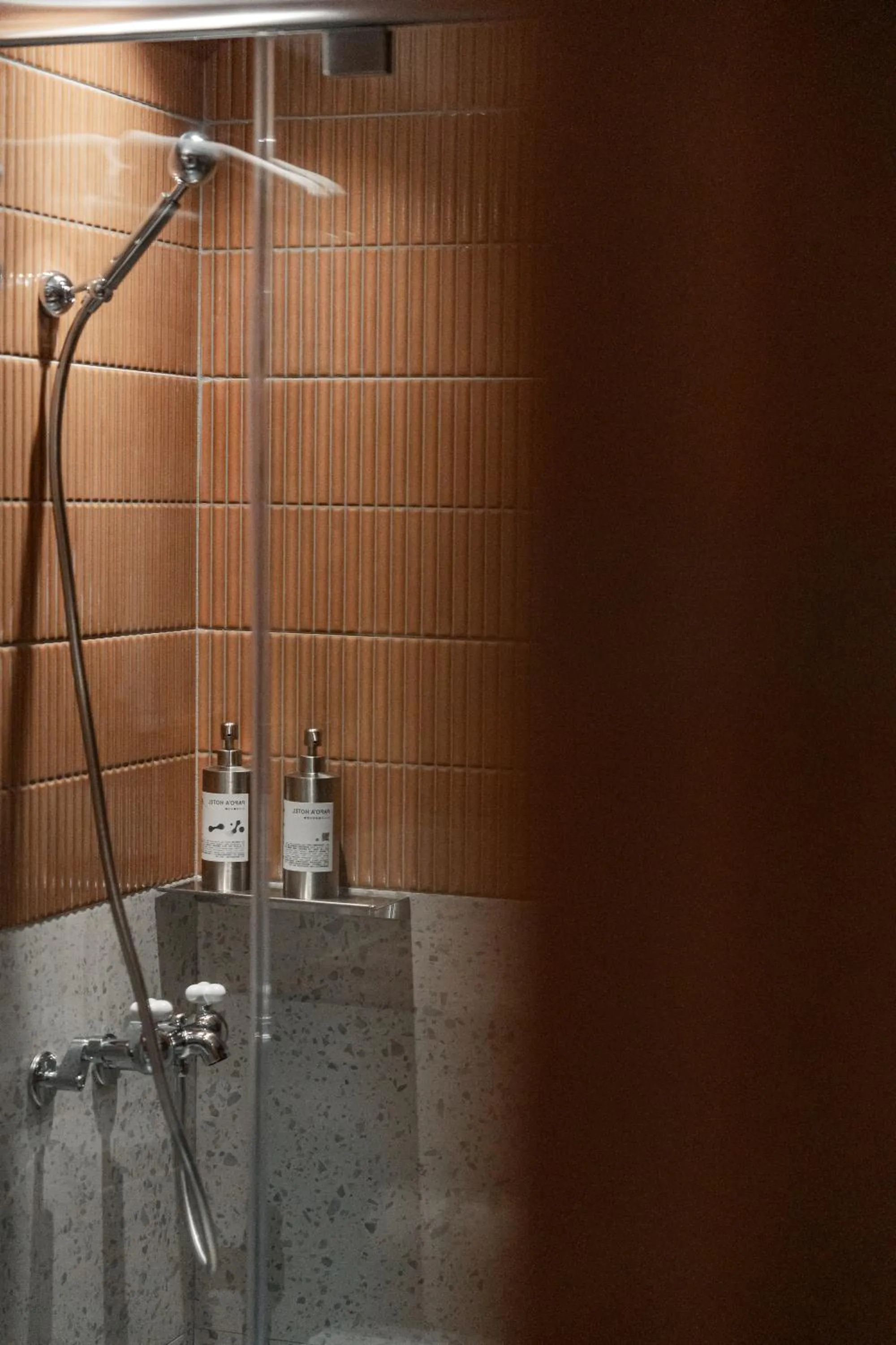 Shower in PAPO'A Labs