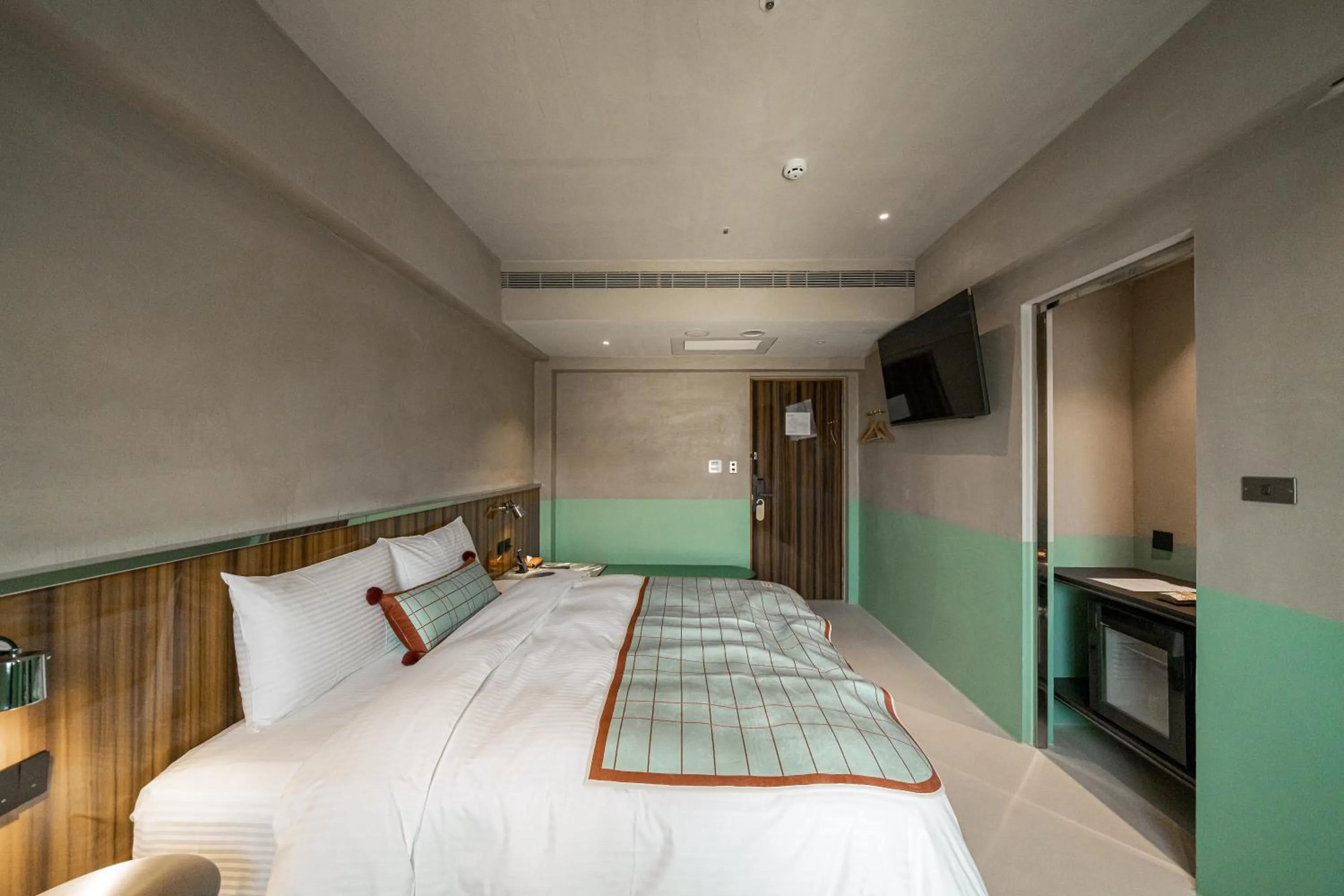 Photo of the whole room, Bed in PAPO'A Labs