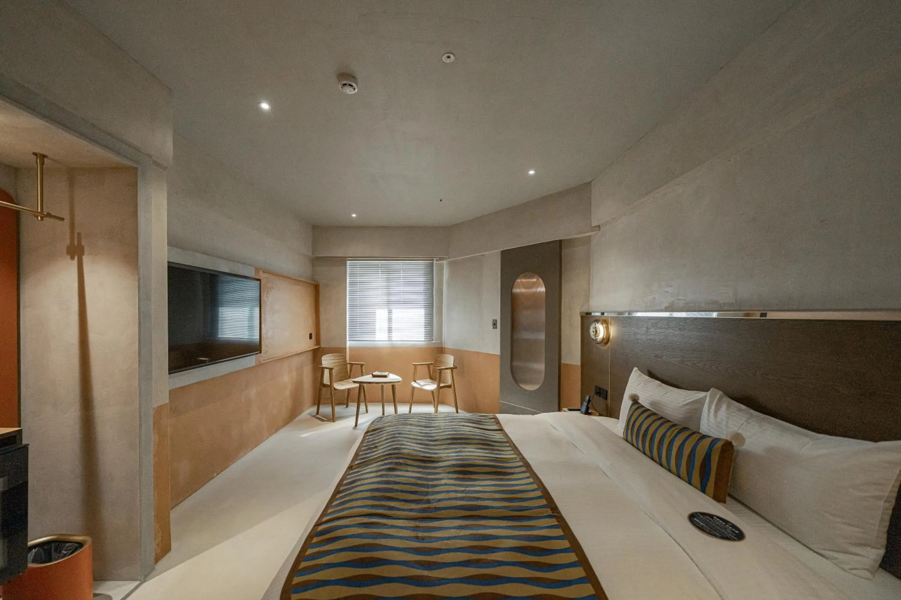 Photo of the whole room, Bed in PAPO'A Labs