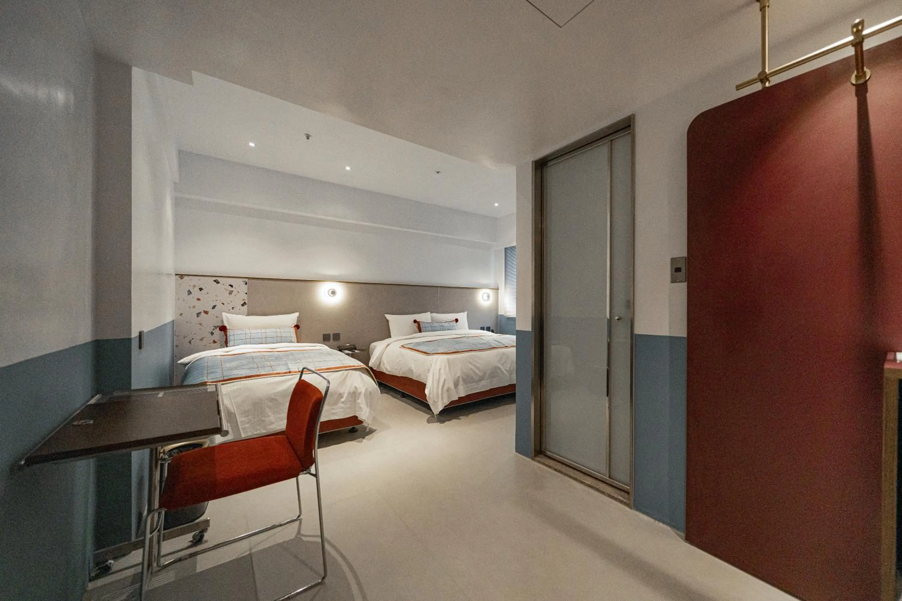 Photo of the whole room, Bed in PAPO'A Labs