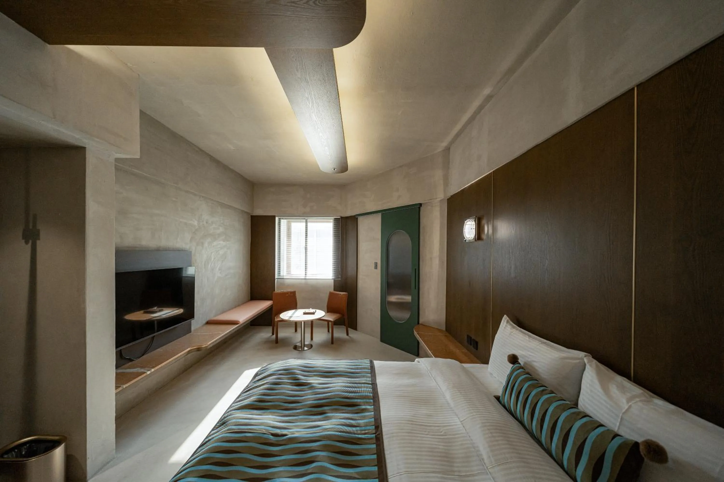 Photo of the whole room, Bed in PAPO'A Labs