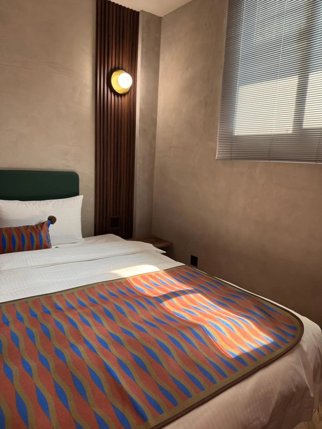 Bed in PAPO'A Labs