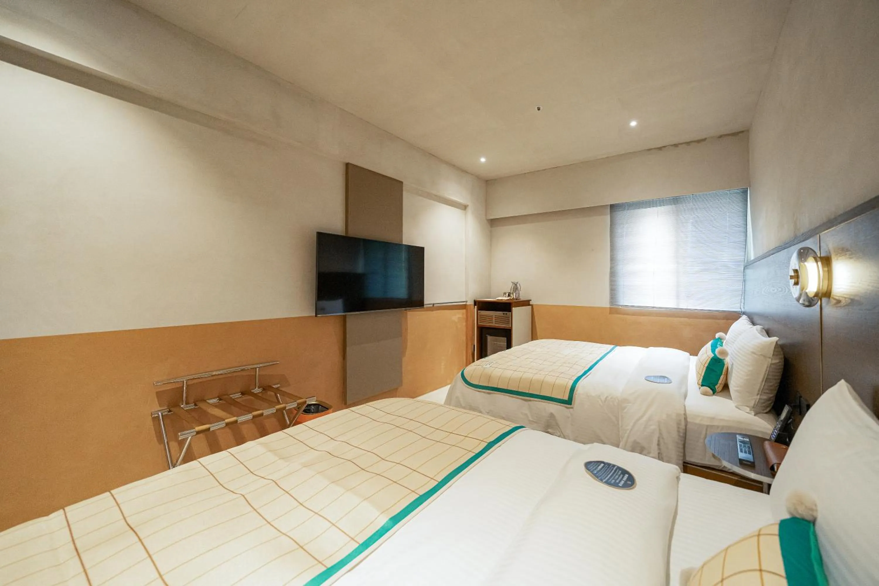 Photo of the whole room, Bed in PAPO'A Labs