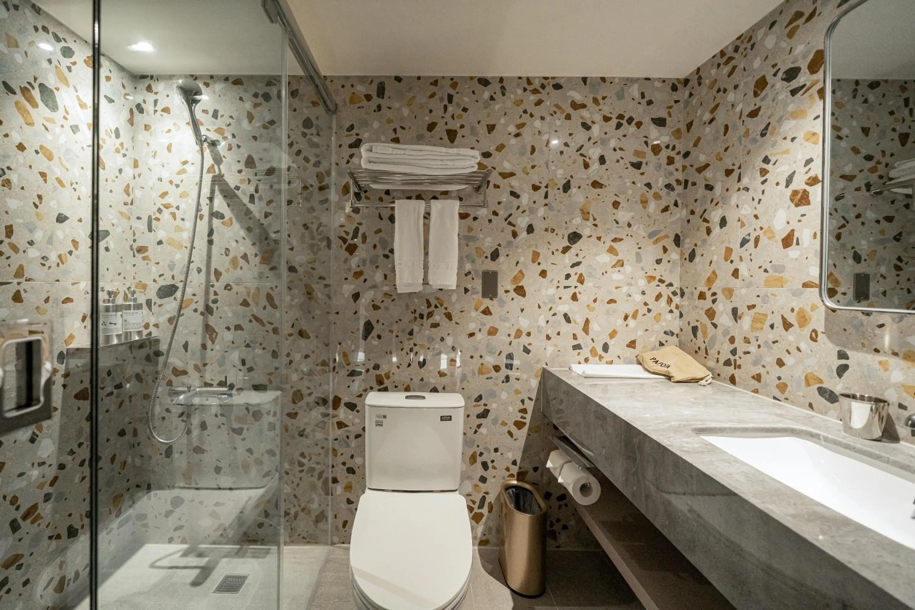 Bathroom in PAPO'A Labs