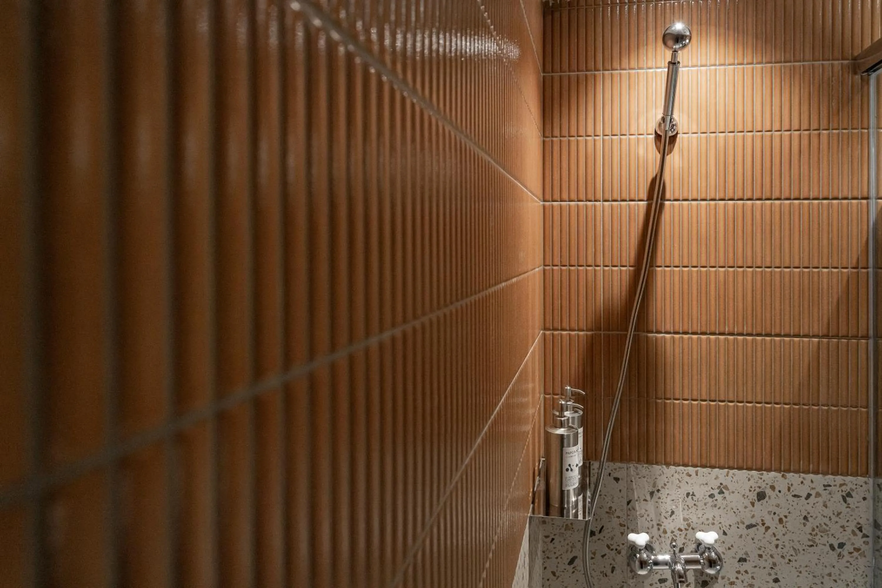 Shower in PAPO'A Labs