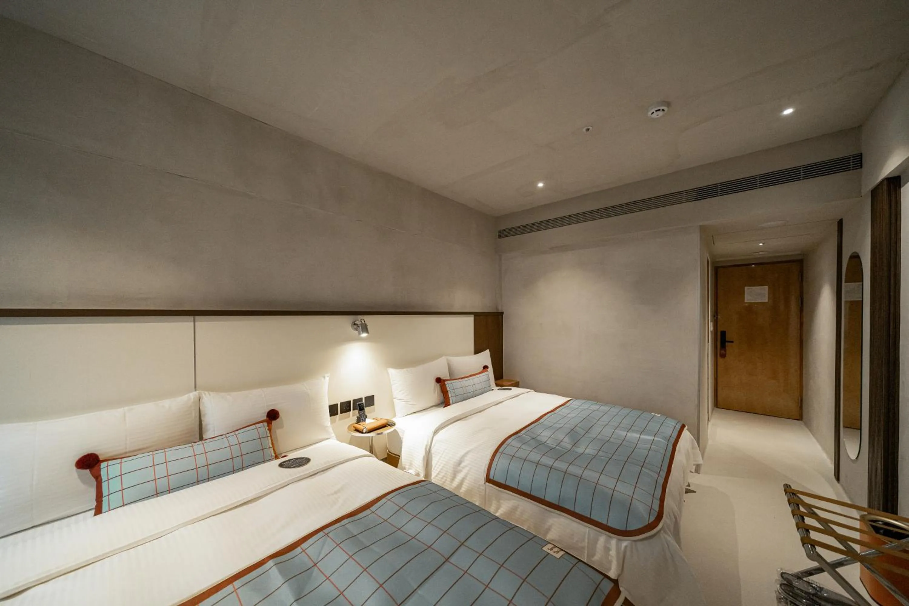 Photo of the whole room, Bed in PAPO'A Labs