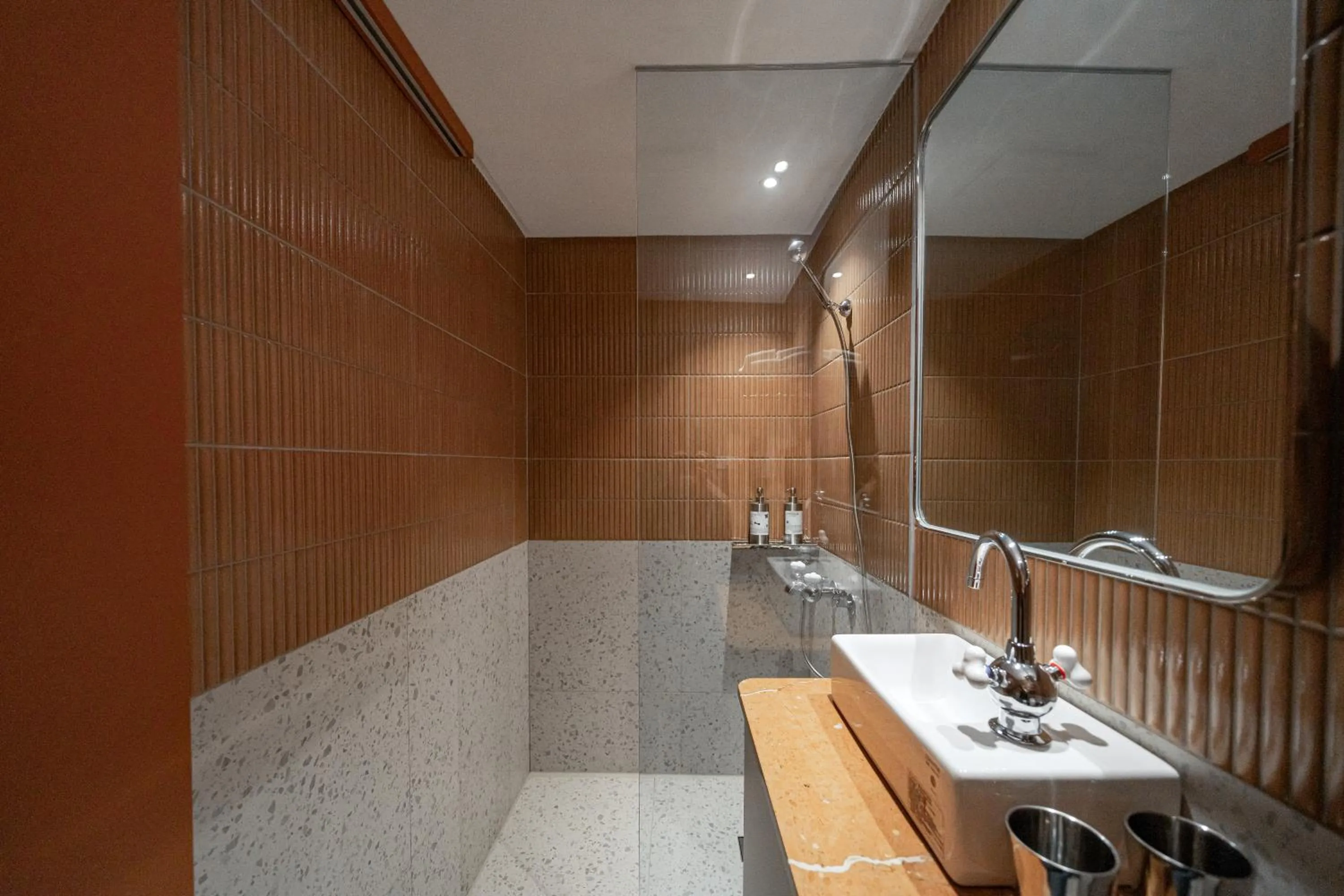 Bathroom in PAPO'A Labs