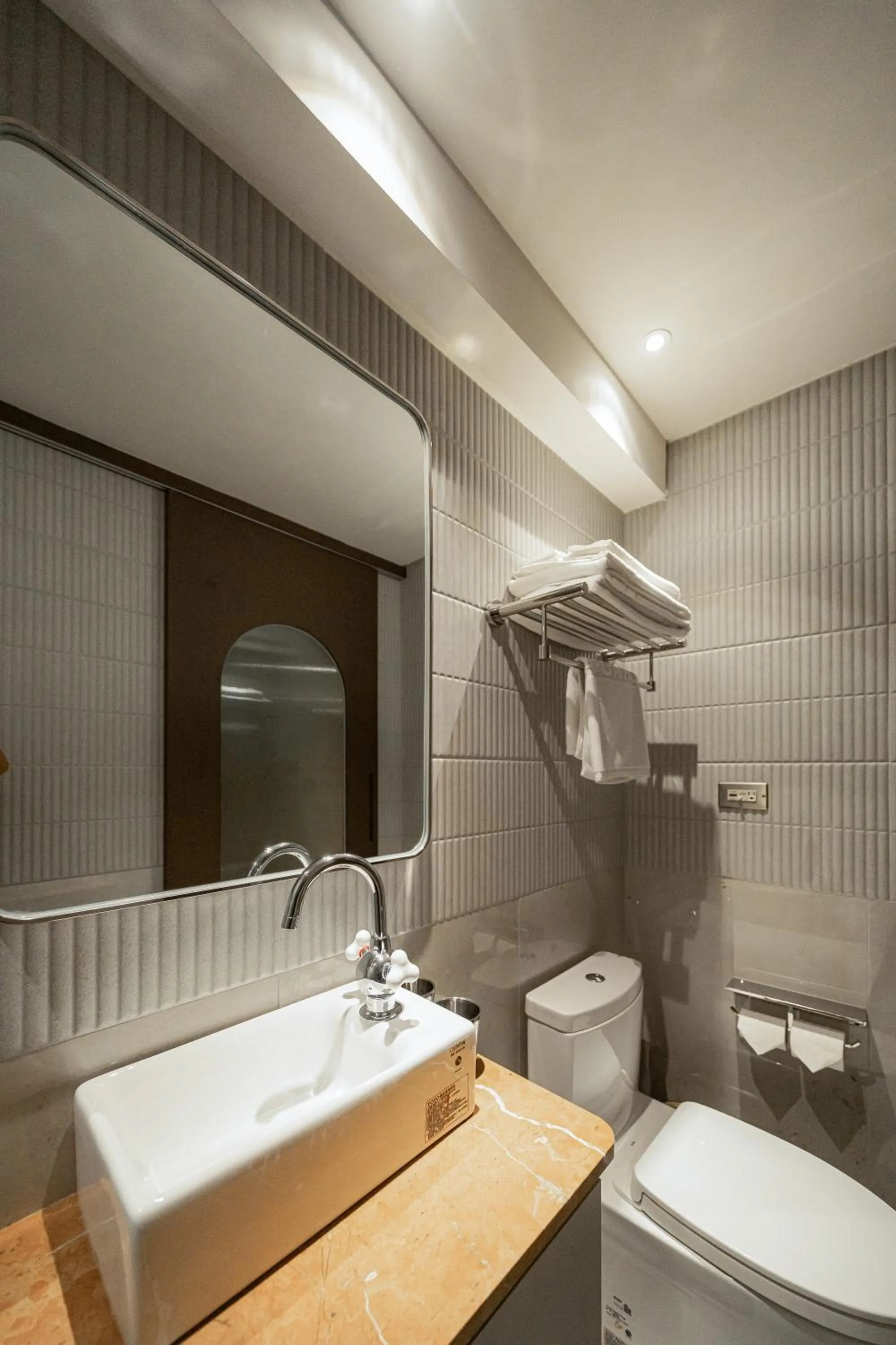 Bathroom in PAPO'A Labs