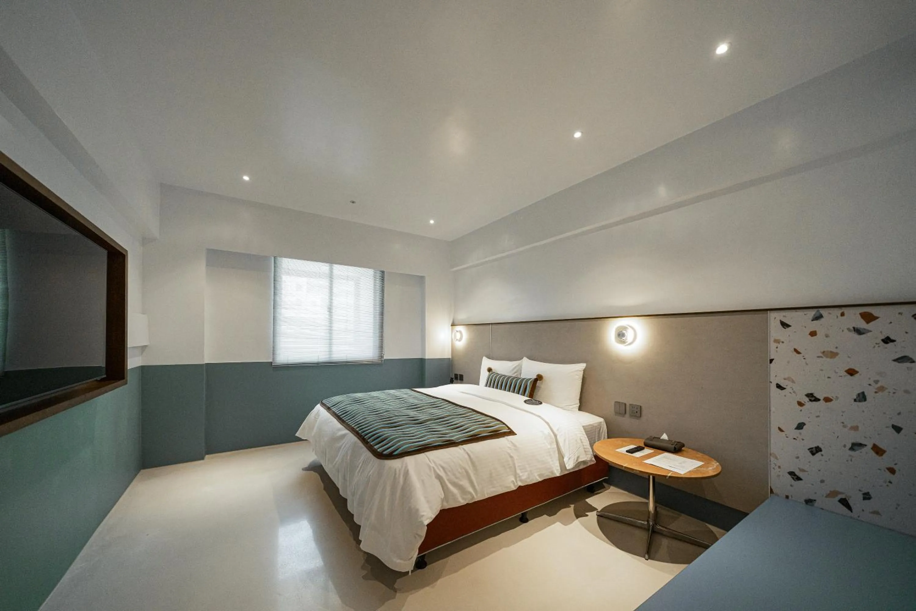 Photo of the whole room, Bed in PAPO'A Labs