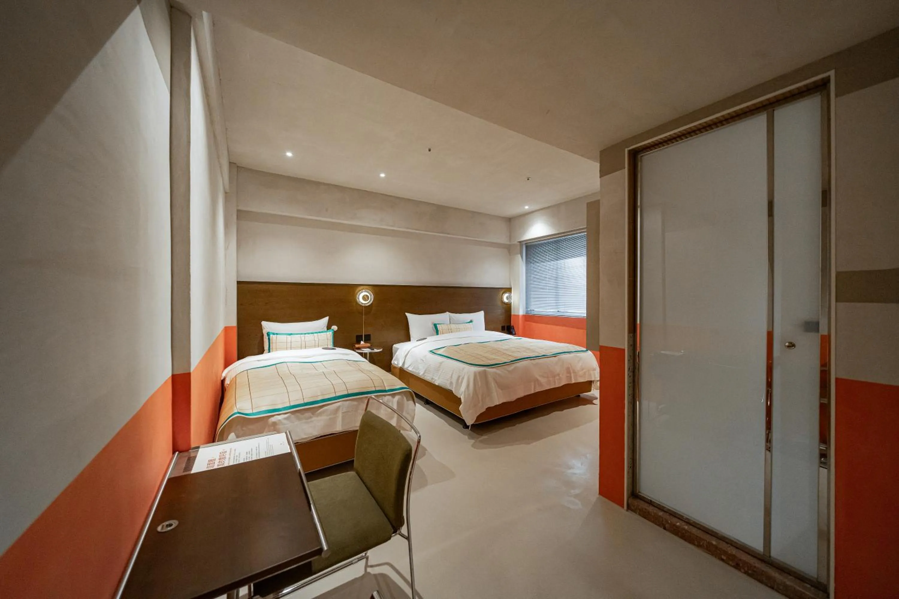Photo of the whole room, Bed in PAPO'A Labs