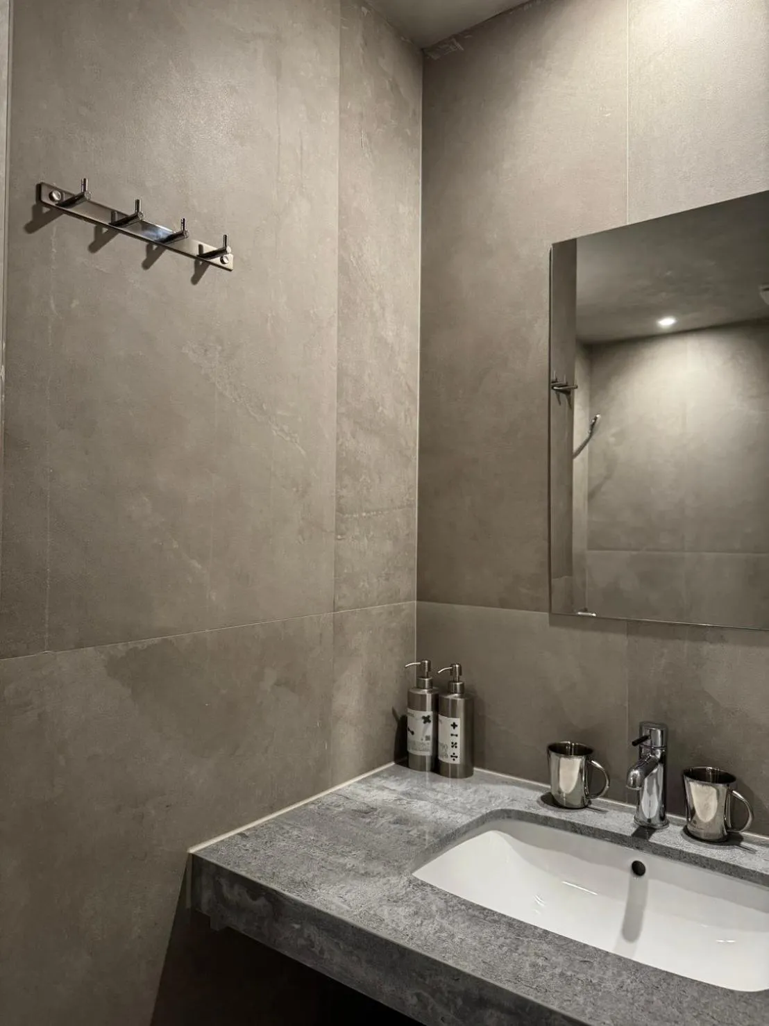 Bathroom in PAPO'A Labs