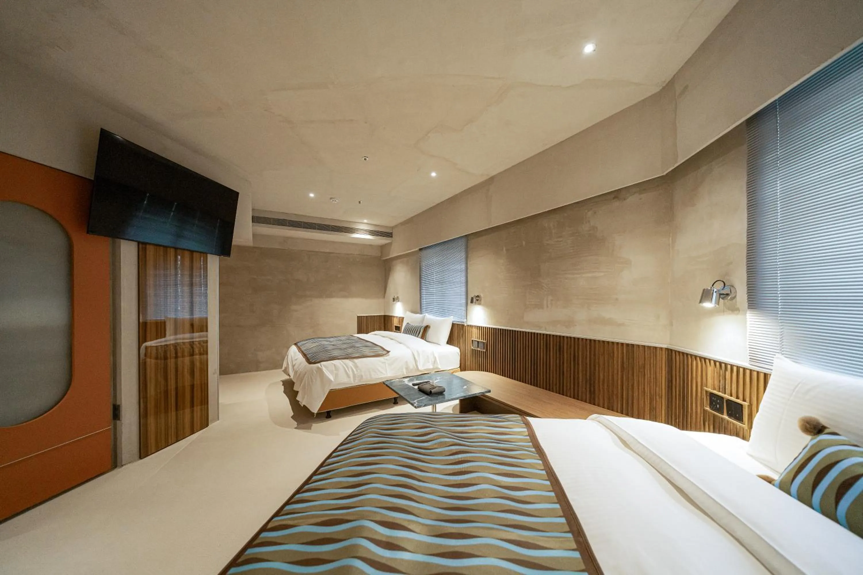 Photo of the whole room, Bed in PAPO'A Labs