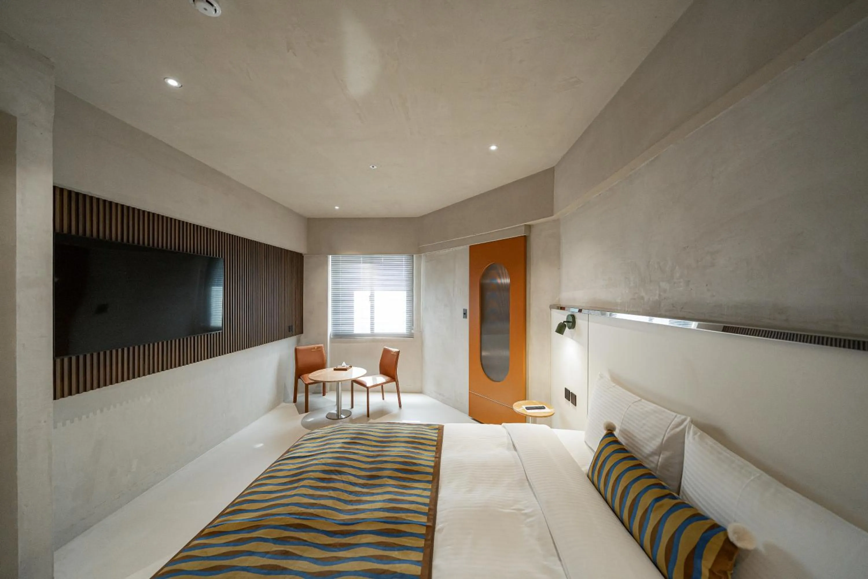 Photo of the whole room, Bed in PAPO'A Labs