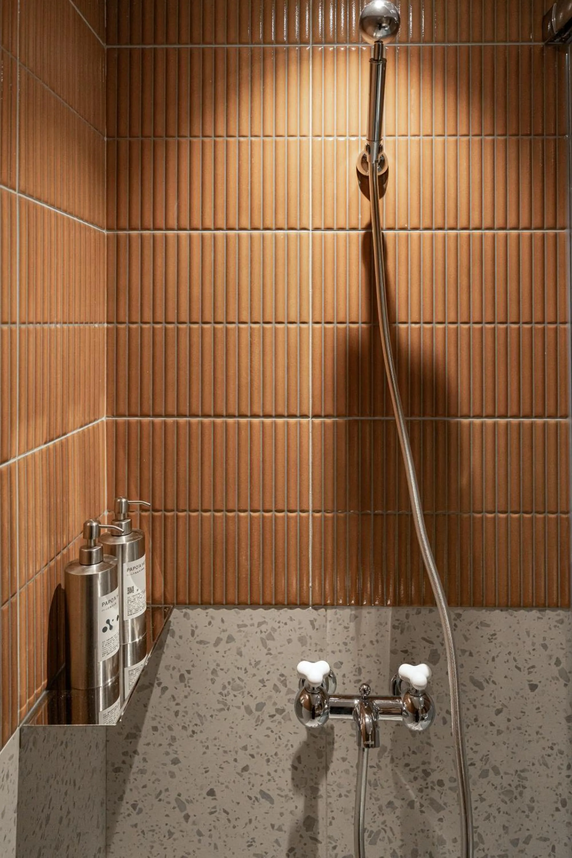 Shower in PAPO'A Labs