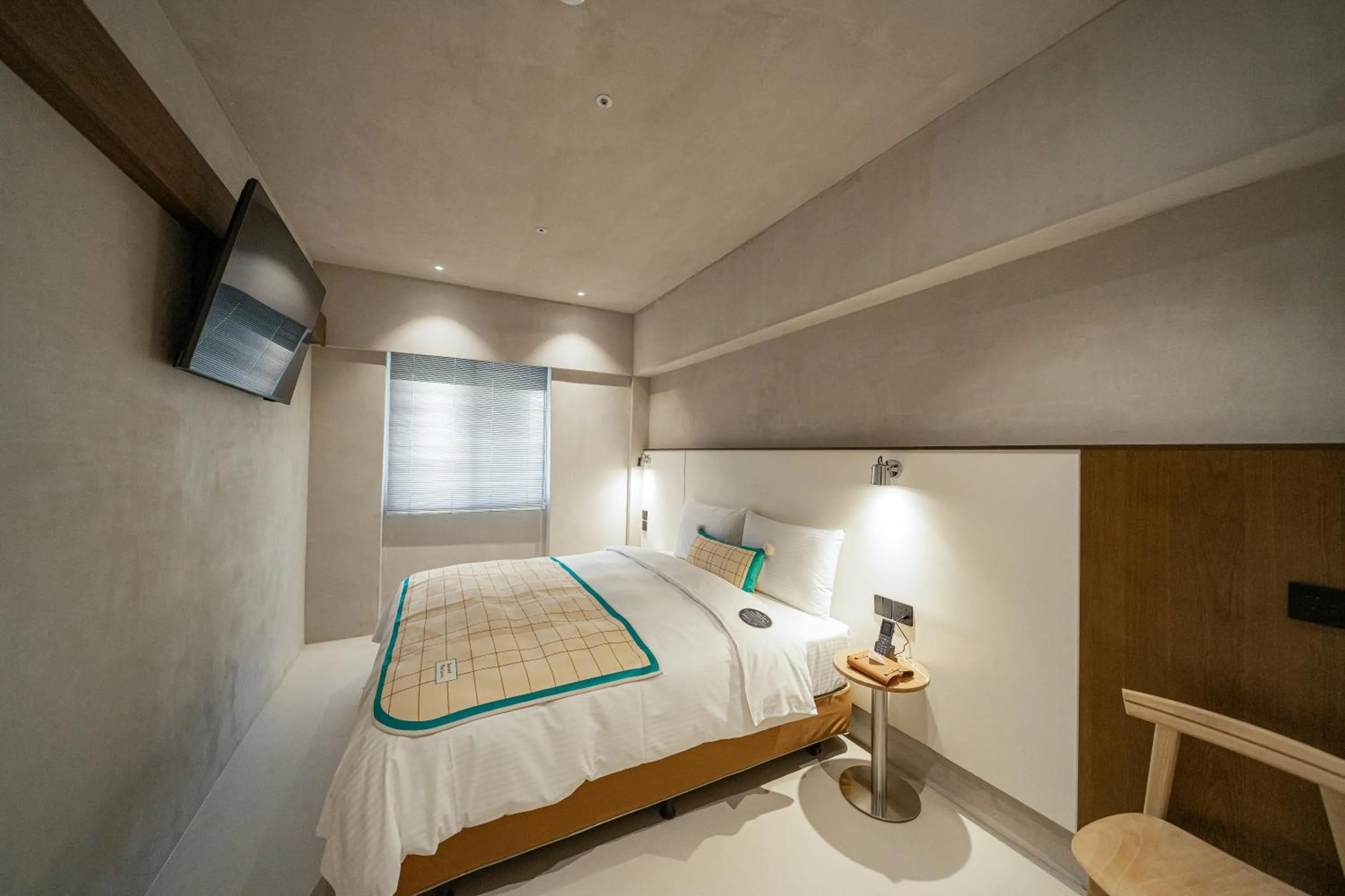 Photo of the whole room, Bed in PAPO'A Labs