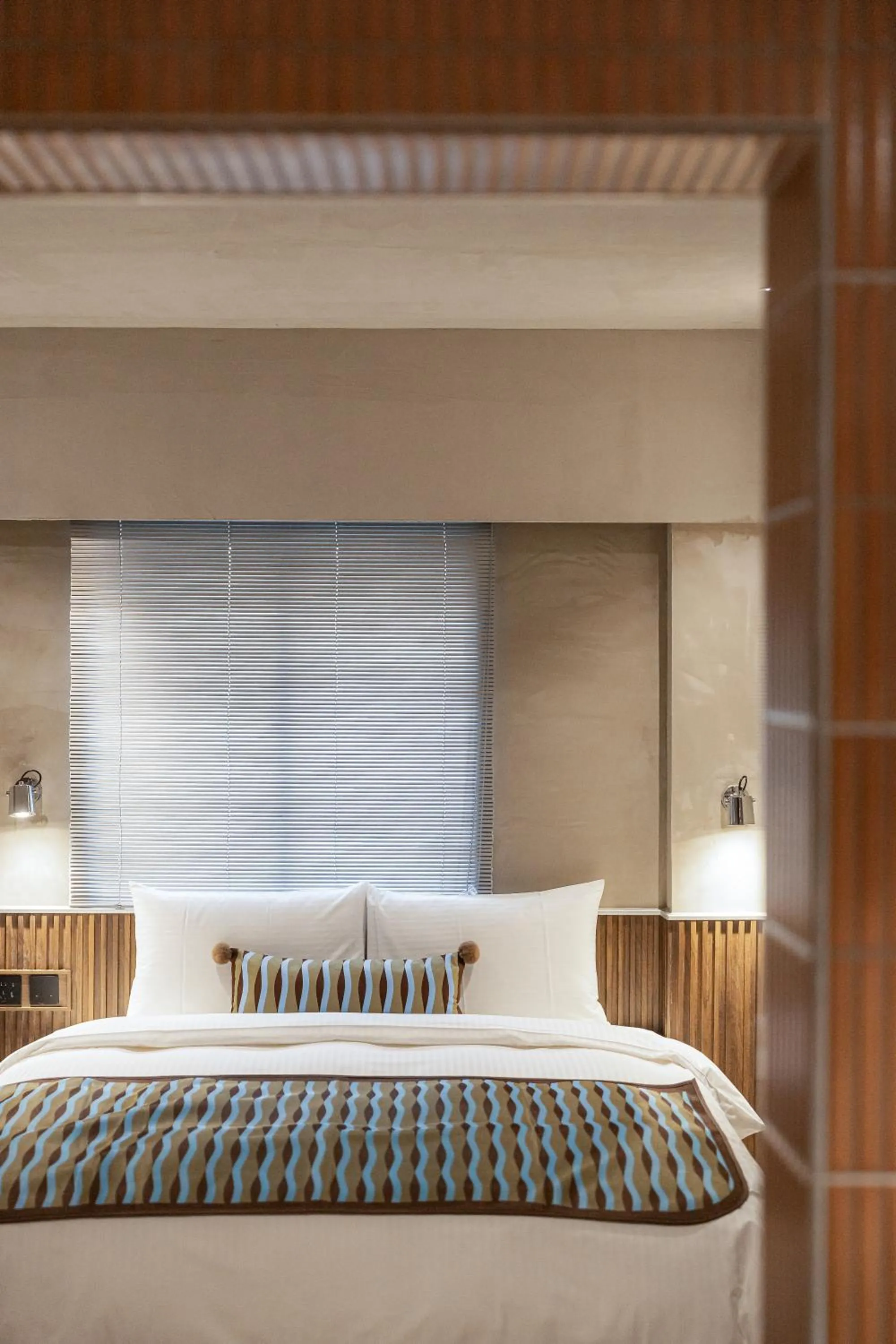 Photo of the whole room, Bed in PAPO'A Labs